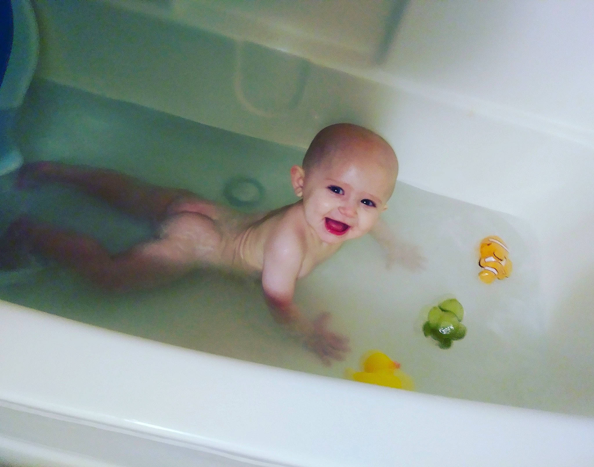 Varya joined the competition — help win amazing prizes! baby, baby_bathing, baby_products, bathing, bathtub, child, person, plumbing_fixture, product, room, skin