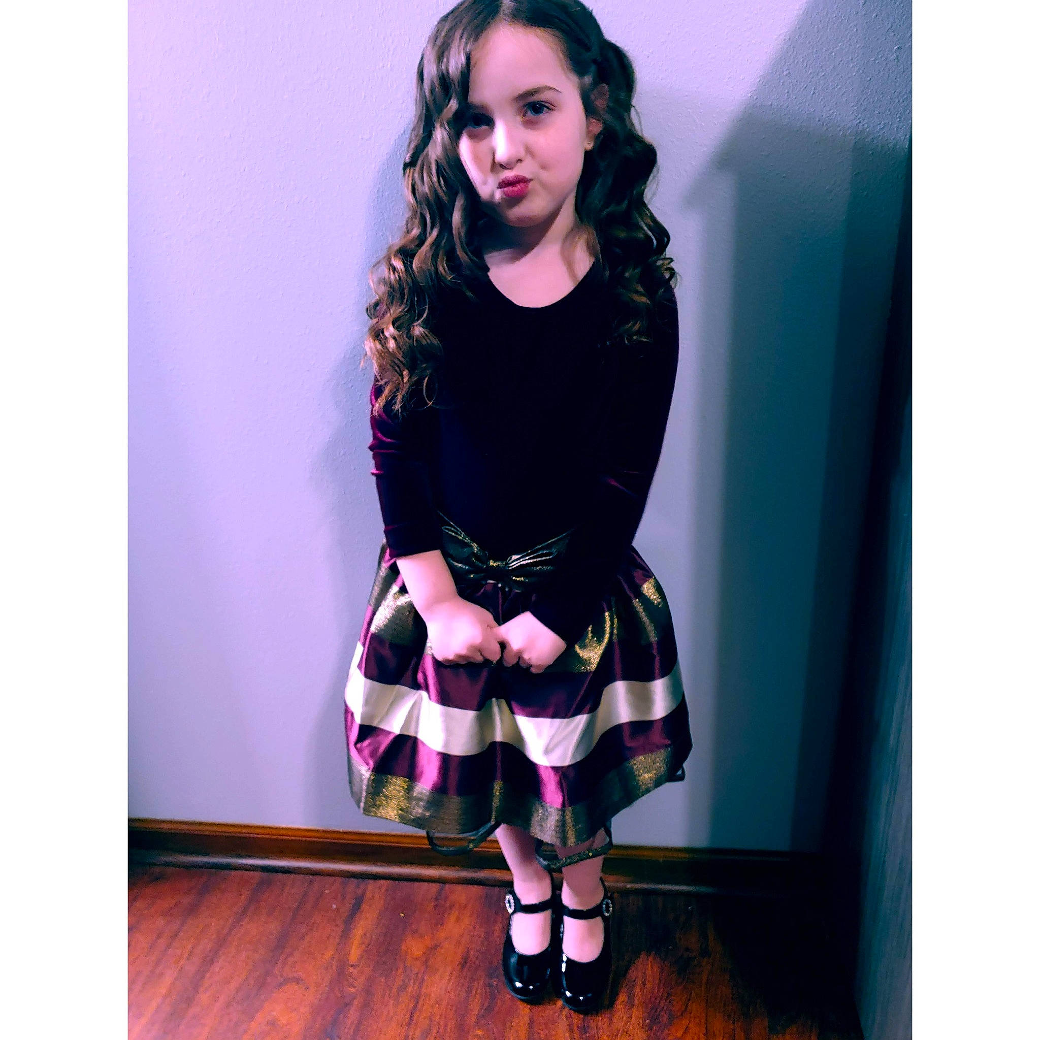Kori is registered to the contest to win money with this photo: collar, day_dress, eye, face, fashion_design, head, human_body, knee, leg, magenta, person, pink, plaid, purple, sleeve, street_fashion, t_shirt, tartan, thigh, violet