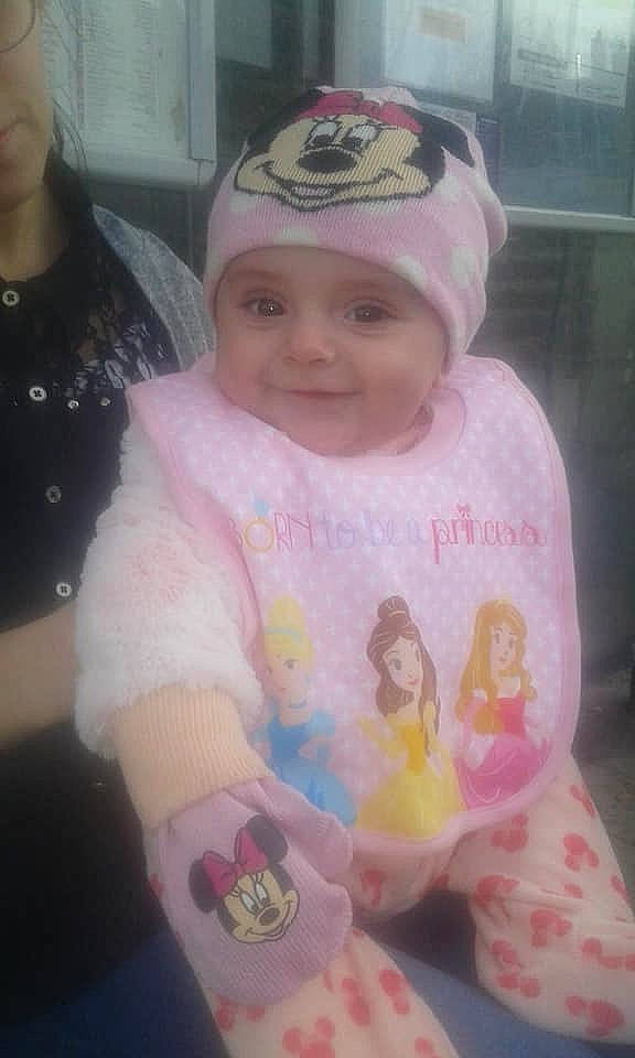 Loryanna participe au concours pour gagner de l'argent avec cette photo : beauty, cheek, child, cool, day, eye, face, girl, hair_accessory, head, headgear, human_hair_color, infant, iris, joy, person, pink, product, skin, smile