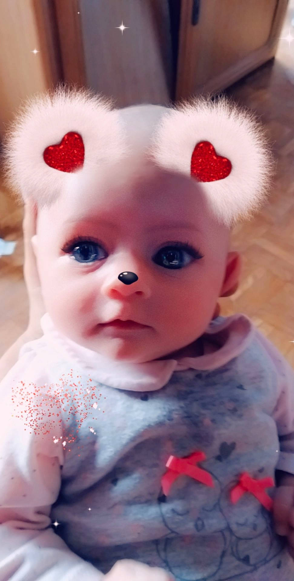 Loana a rejoint le concours — aidez-le/la à gagner de superbes lots ! baby, cheek, child, doll, ear, eye, face, forehead, head, lip, nose, person, pink, red, skin, smile, toddler, toy