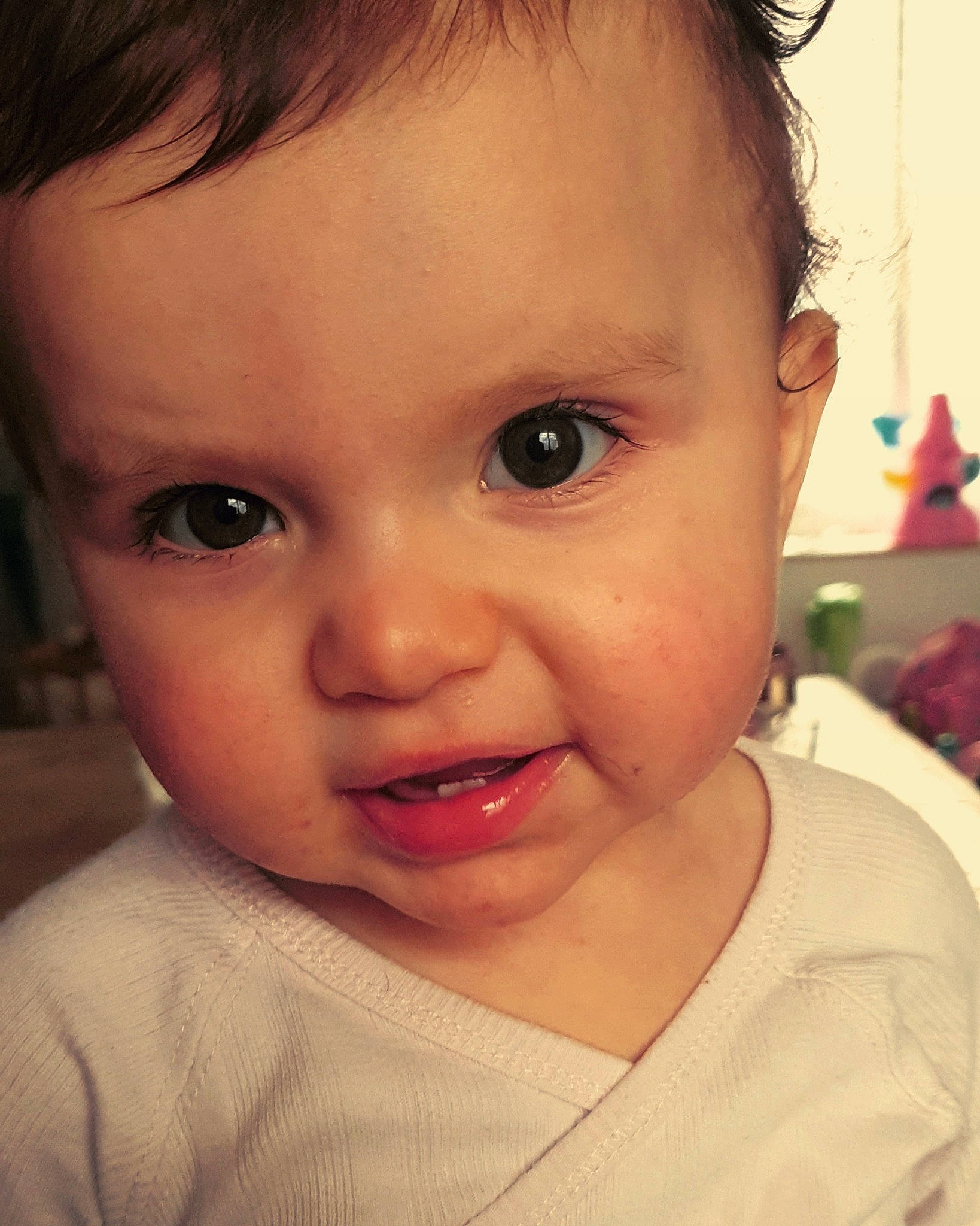 Jade participe au concours pour gagner de l'argent avec cette photo : baby, beauty, cheek, child, chin, close_up, eye, eyebrow, face, facial_expression, forehead, hair, head, iris, lip, mouth, nose, person, skin, smile