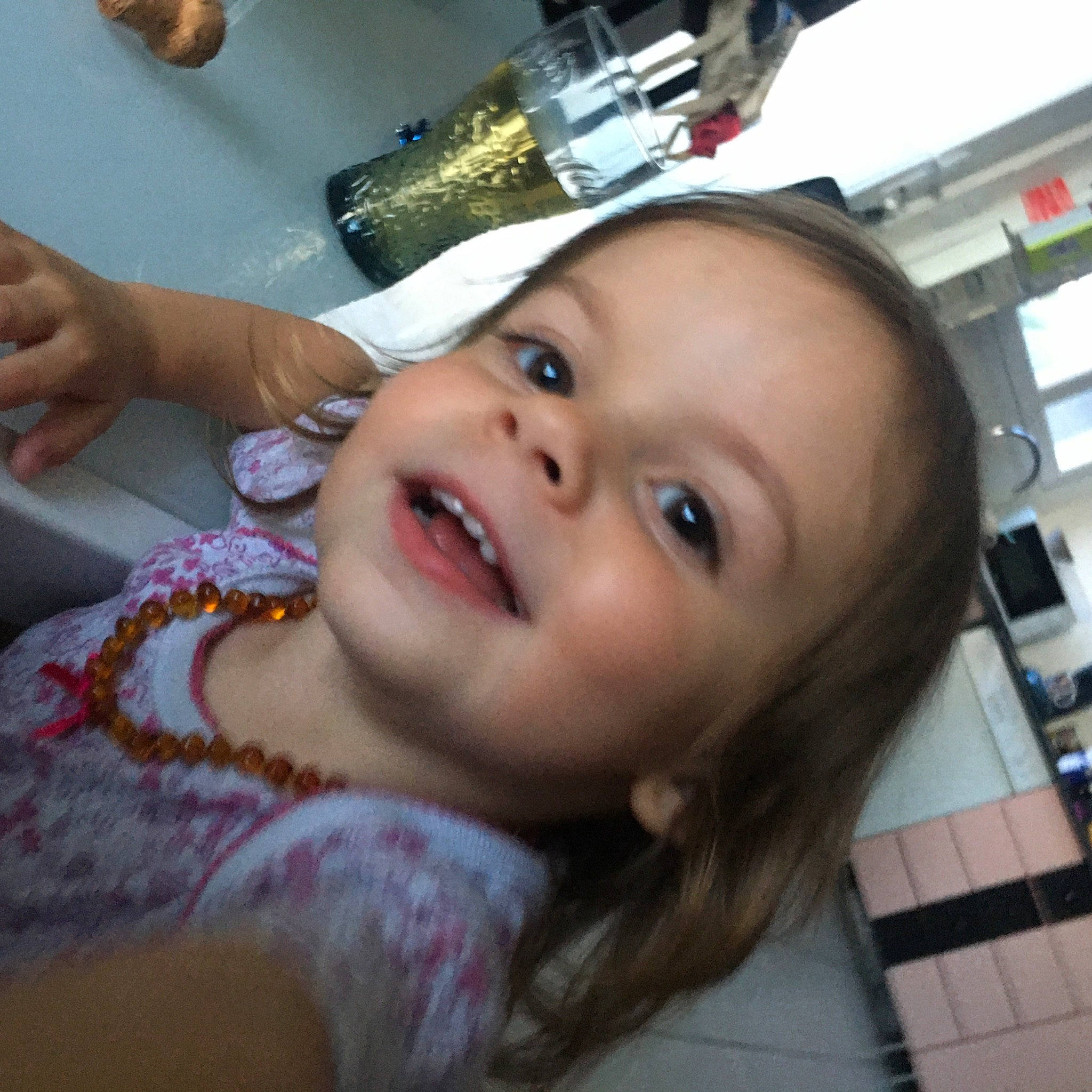 Yüna participe au concours pour gagner de l'argent avec cette photo : baby, black_hair, cheek, chin, ear, eyebrow, eyelash, finger, forehead, fun, happy, jaw, lip, mouth, neck, nose, person, skin, smile, toddler