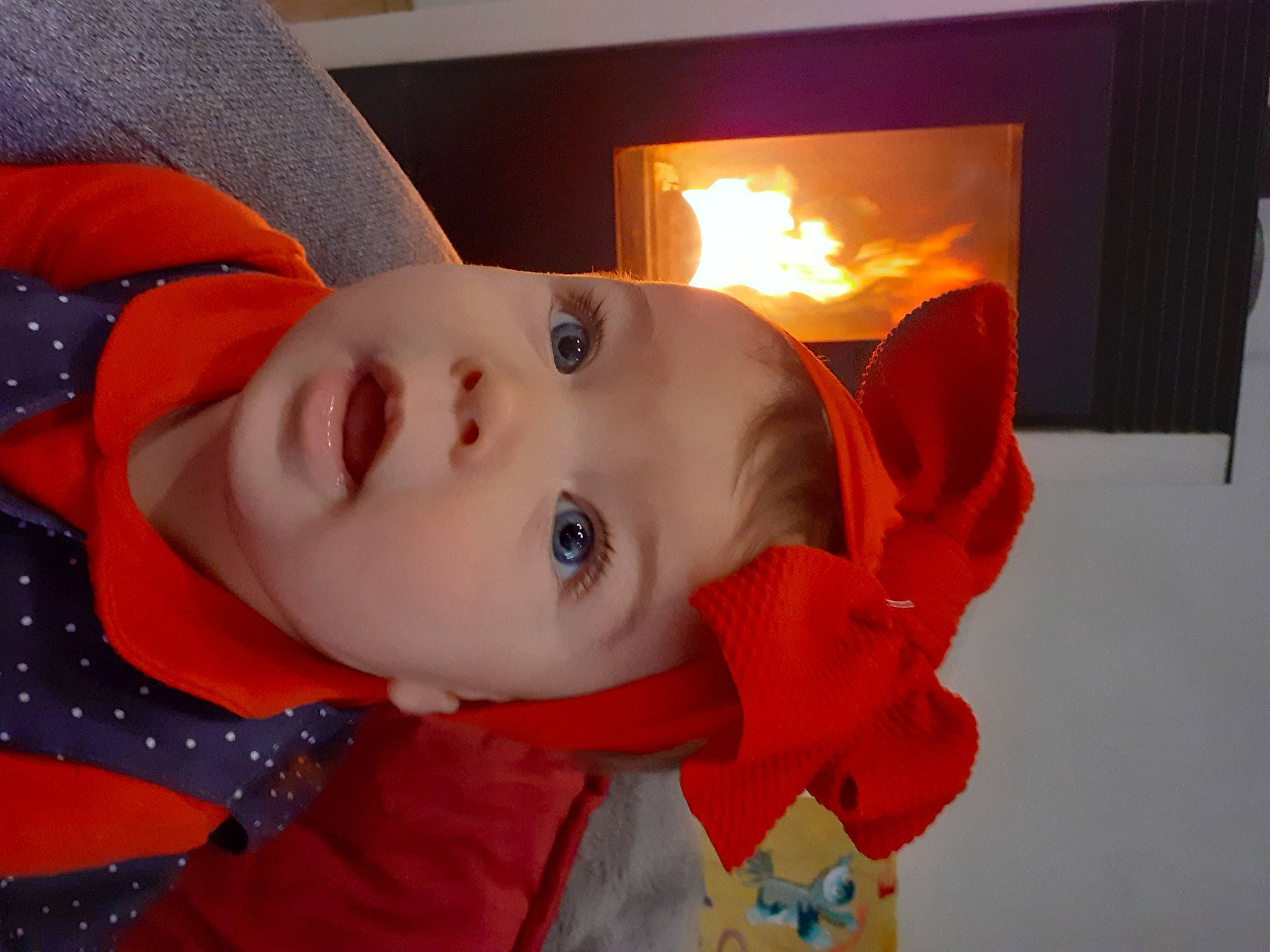 Rose-may participe au concours pour gagner de l'argent avec cette photo : art, baby, baby_toddler_clothing, beauty, cheek, child, eye, eyebrow, eyelash, fun, happy, headgear, iris, lip, mouth, nose, orange, paint, person, picture_frame