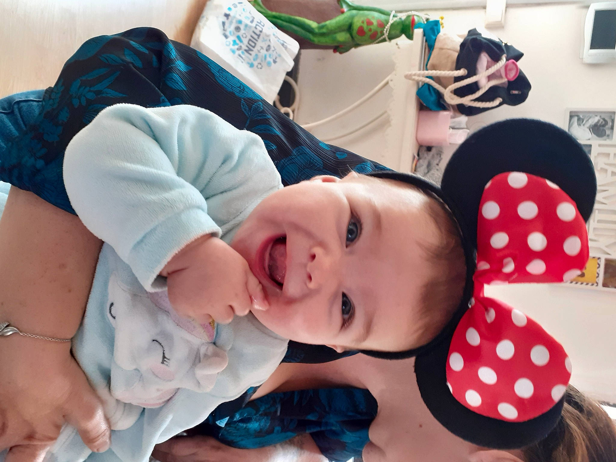 Rose-may participe au concours pour gagner de l'argent avec cette photo : baby, baby_toddler_clothing, child, comfort, eyelash, fashion_accessory, fun, hair_accessory, happy, hat, leisure, lip, mouth, nail, pattern, person, skin, smile, sun_hat, textile