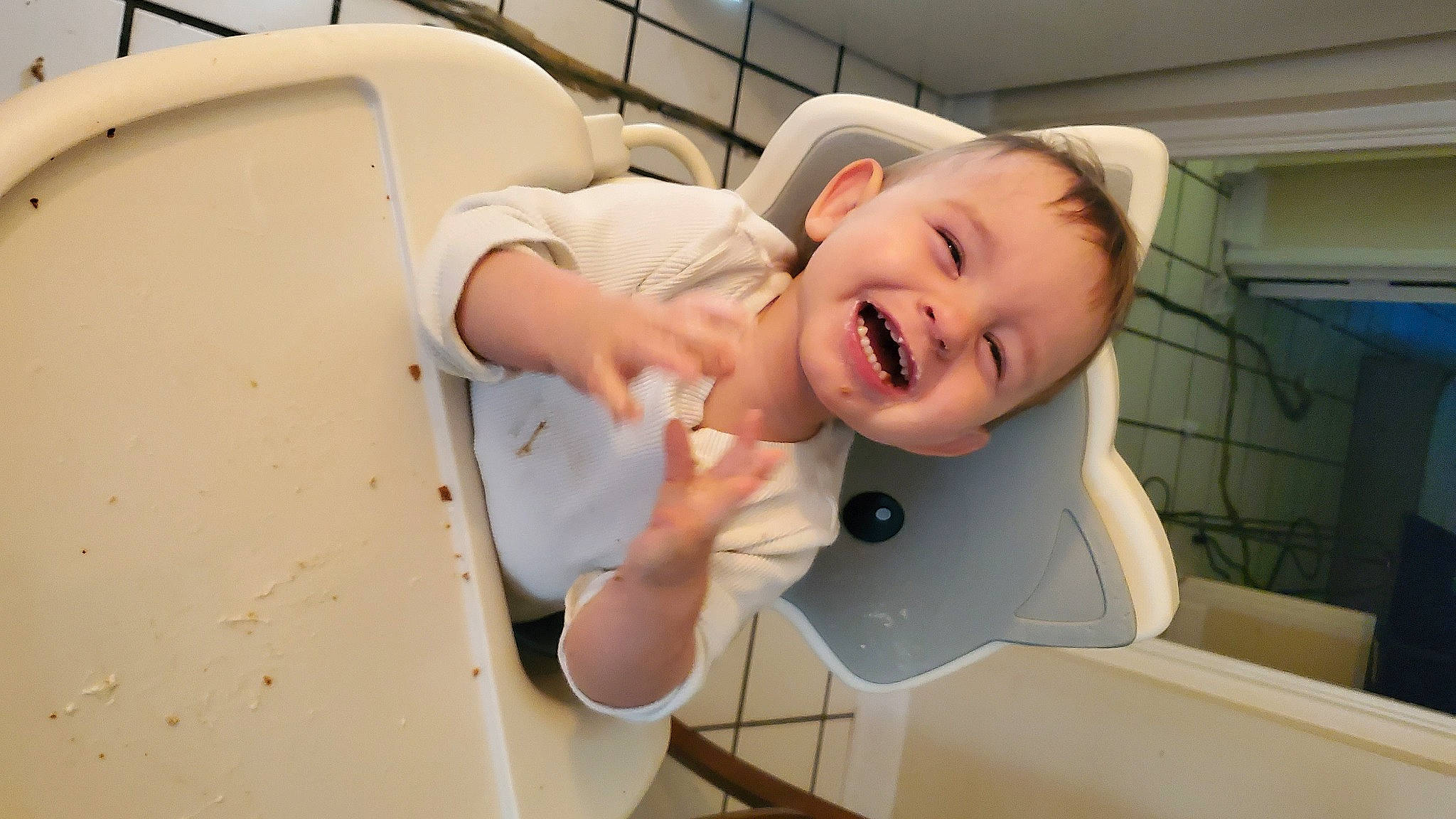 Gianni is registered to the contest to win money with this photo: baby, baby_laughing, baby_products, baby_safety, baby_toddler_clothing, child, comfort, elbow, eyelash, flash_photography, fun, happy, joy, laugh, person, portrait_photography, room, sleeve, smile, t_shirt