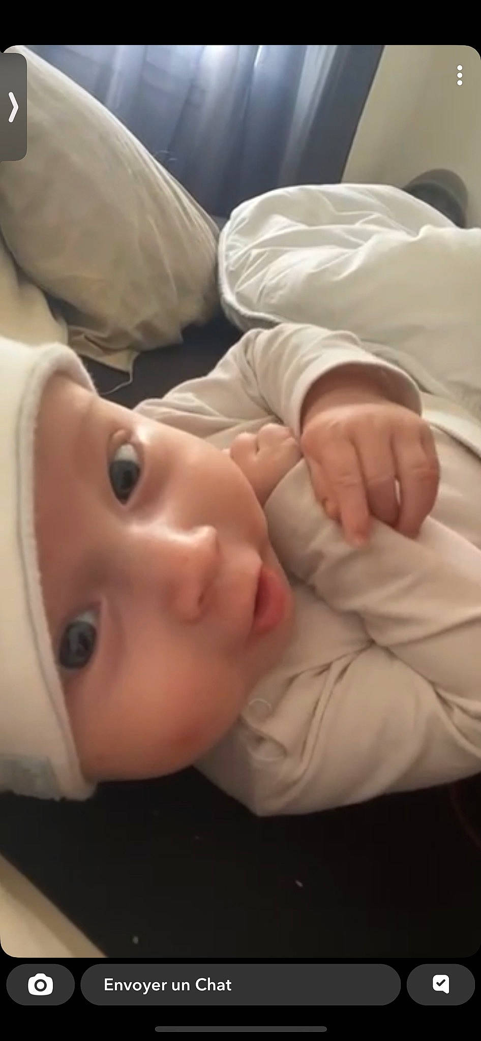 Aïden a rejoint le concours — aidez-le/la à gagner de superbes lots ! cheek, comfort, eye, eyebrow, eyelash, face, finger, forehead, gesture, hair, hand, head, headwear, human_body, lip, mouth, neck, nose, person, skin