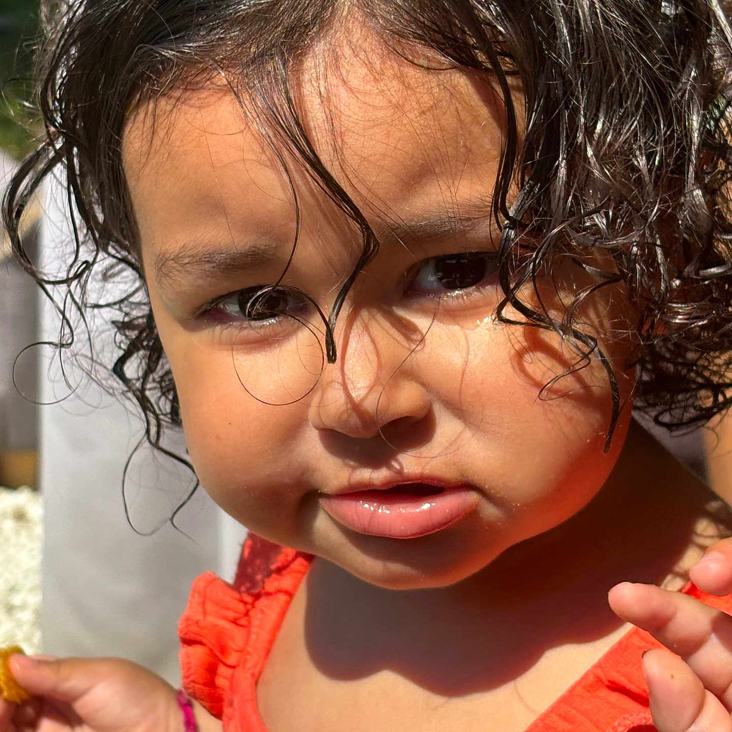 Ayline a rejoint le concours — aidez-le/la à gagner de superbes lots ! blackhair, bodypart, child, face, female, finger, frown, girl, hair, hand, happy, head, mouth, person, photography, portrait, sad, shoulder, smile, teeth