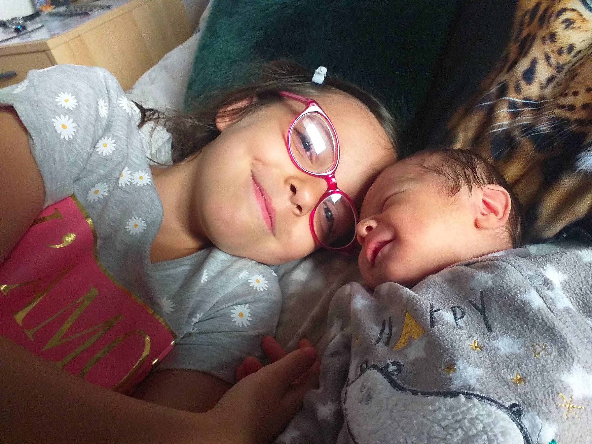 Kelly participe au concours pour gagner de l'argent avec cette photo : baby, birth, child, cool, eyewear, fun, gesture, glasses, happy, interaction, joy, love, nap, nose, person, play, skin, sleep, smile, toddler