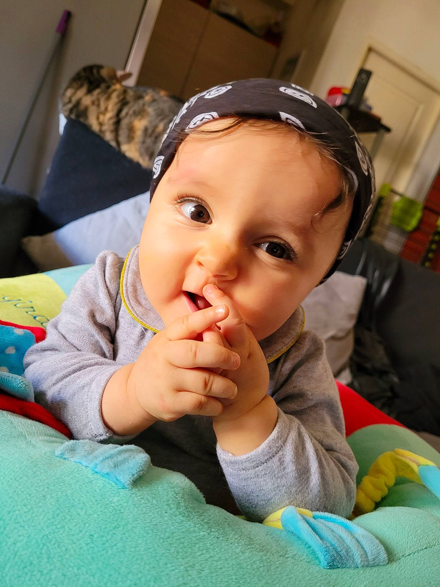 Jennah a rejoint le concours — aidez-le/la à gagner de superbes lots ! baby, baby_toddler_clothing, cheek, child, chin, comfort, ear, eye, eyebrow, eyelash, finger, fun, gesture, happy, iris, lip, mouth, nose, person, skin