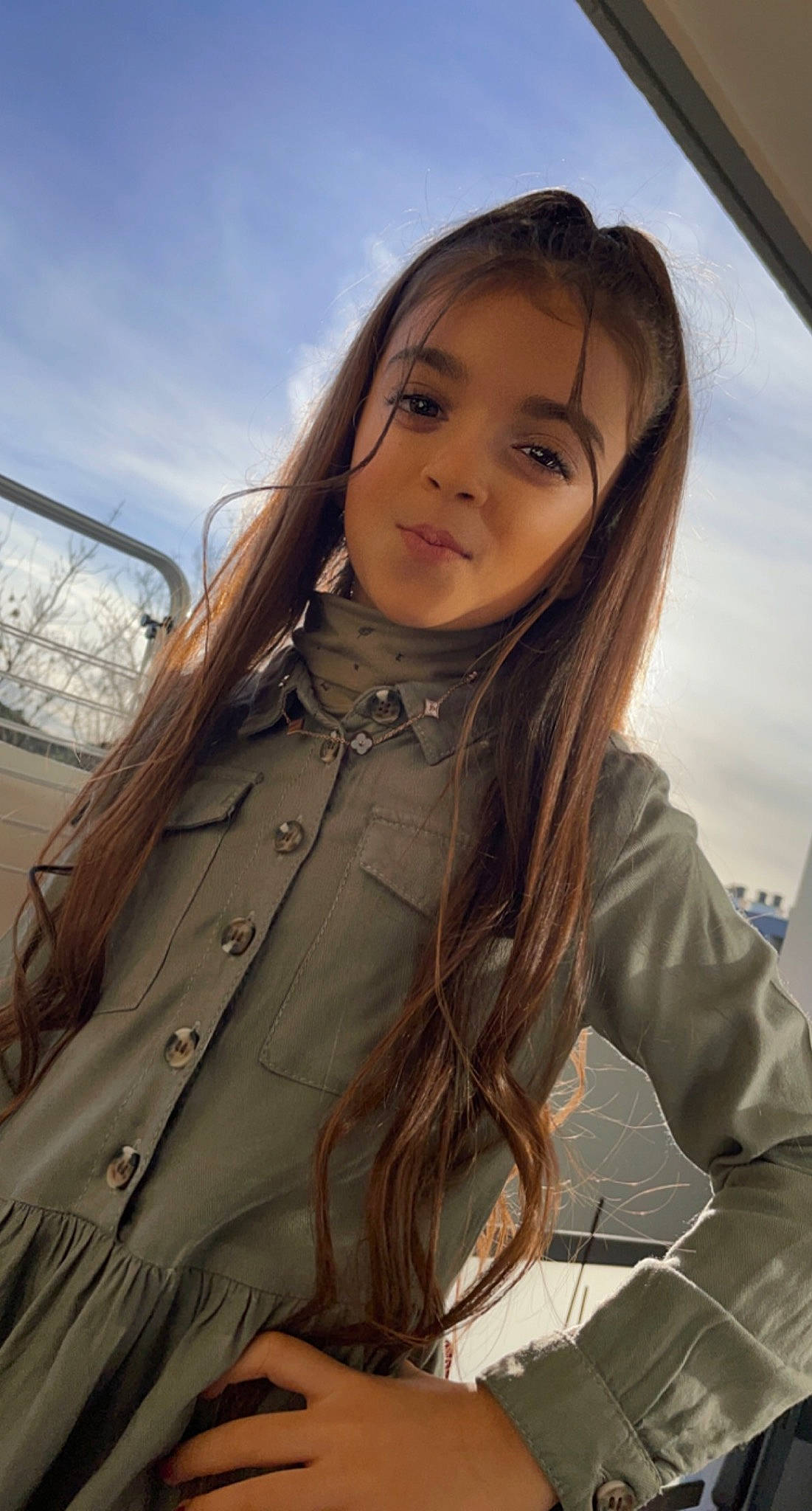 Léanna participe au concours pour gagner de l'argent avec cette photo : black_hair, cloud, cool, eye, fashion, flash_photography, hair, happy, head, layered_hair, lip, long_hair, person, skin, sky, sleeve, smile, street_fashion, sunlight, trench_coat