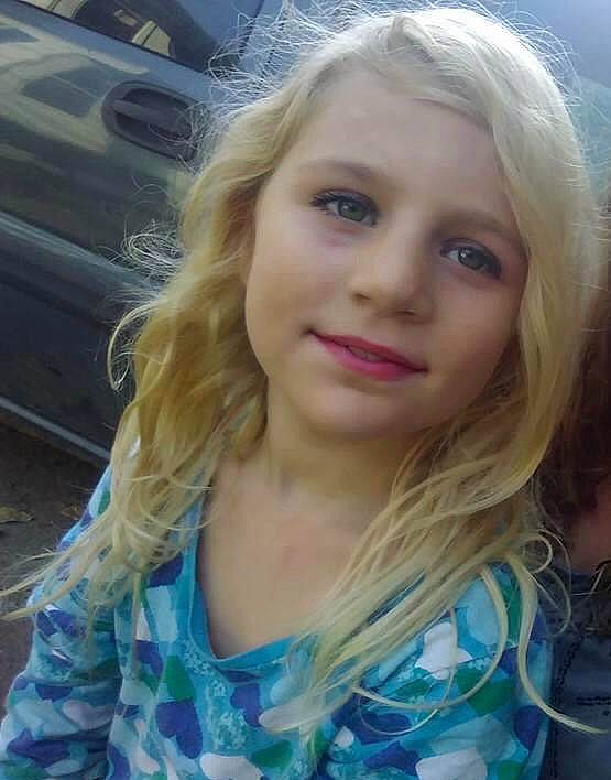 Kiziah is registered to the contest to win money with this photo: beauty, chin, cool, eye, eyebrow, eyelash, fun, grass, happy, iris, jaw, joy, layered_hair, lip, long_hair, mouth, nose, person, skin, smile