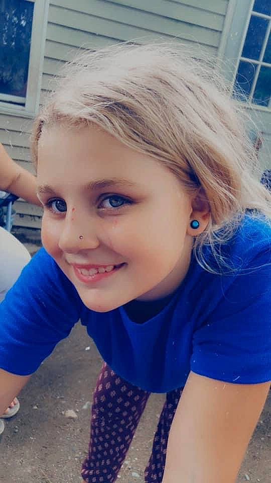 Kiziah is registered to the contest to win money with this photo: beauty, blue, chin, electric_blue, eye, eyebrow, eyelash, hair, happy, iris, jaw, joy, lip, mouth, nose, person, recreation, shoulder, skin, smile