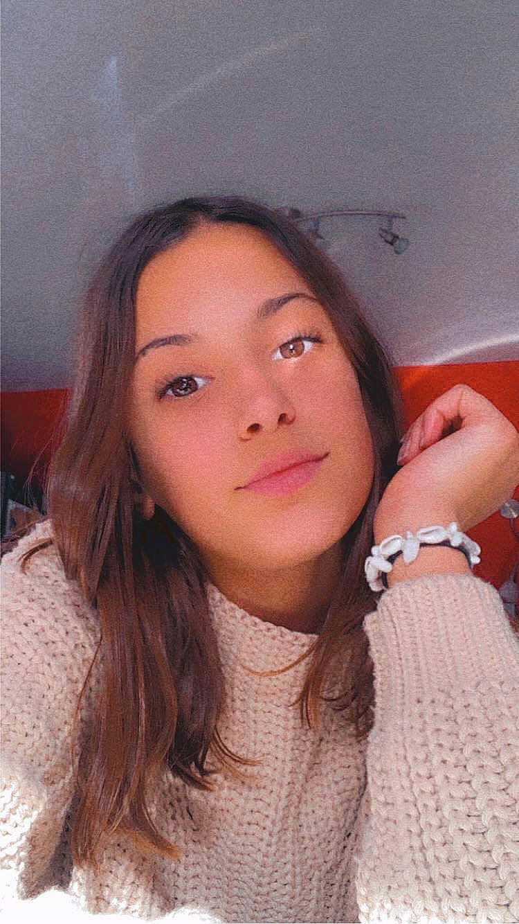 Noemy participe au concours pour gagner de l'argent avec cette photo : cheek, chin, ear, eye, eyebrow, eyelash, flash_photography, forehead, hair, hairstyle, head, iris, jaw, joint, lip, mouth, neck, nose, person, shoulder