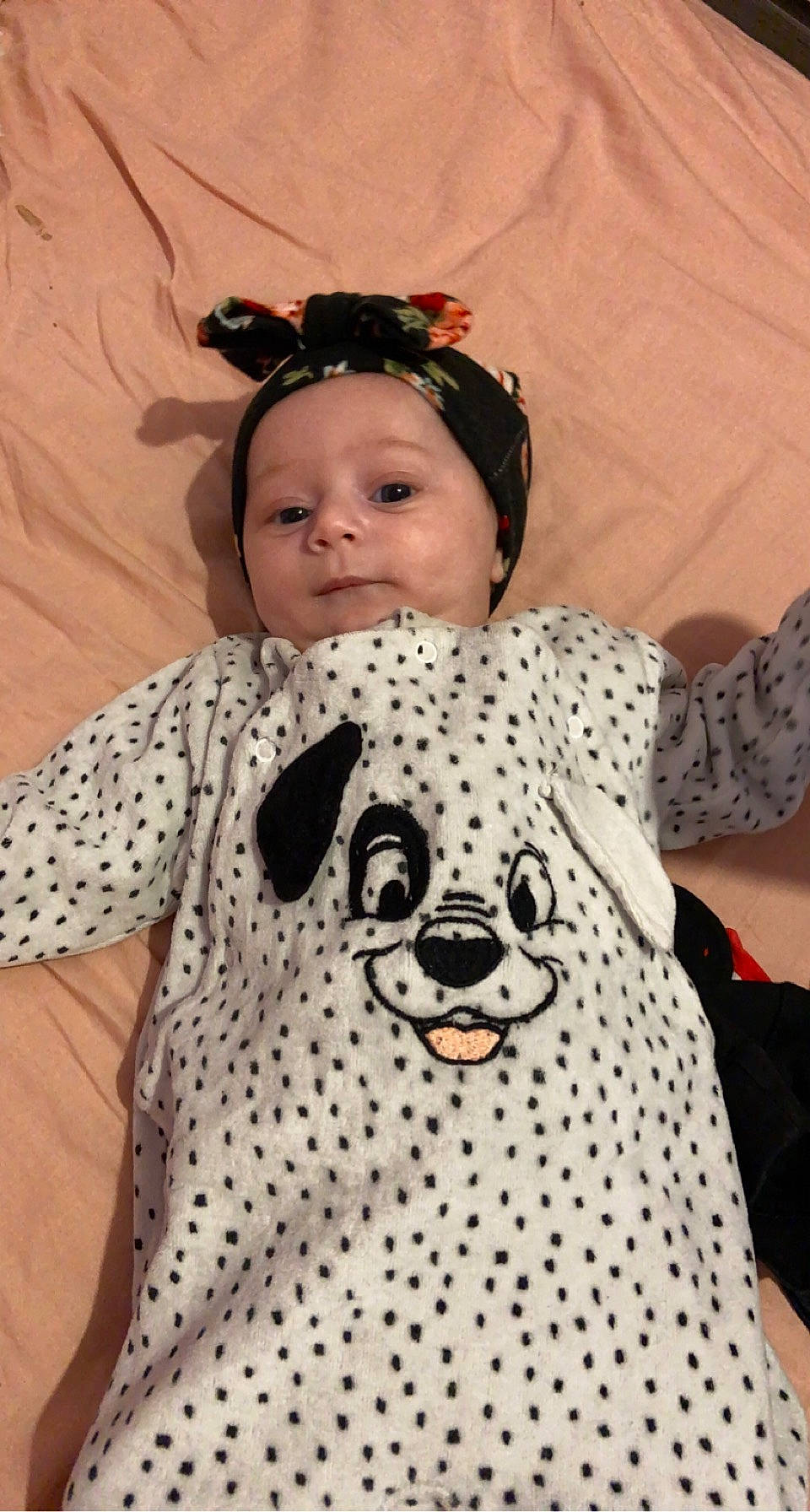 Zaÿna a rejoint le concours — aidez-le/la à gagner de superbes lots ! baby_toddler_clothing, child, cool, eyelash, eyewear, fawn, fun, fur, happy, headwear, linens, mammal, outerwear, pattern, person, product, sleeve, street_fashion, t_shirt, textile