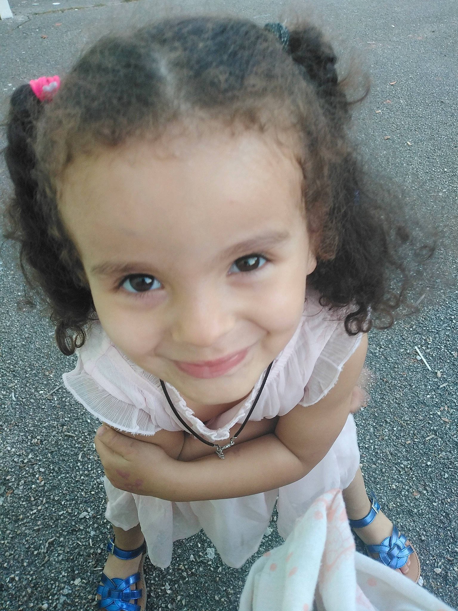 Myriam a rejoint le concours — aidez-le/la à gagner de superbes lots ! baby_toddler_clothing, beauty, cheek, eyebrow, eyelash, facial_expression, forehead, fun, hairstyle, hand, happy, human, iris, joy, lip, nose, person, pink, skin, smile