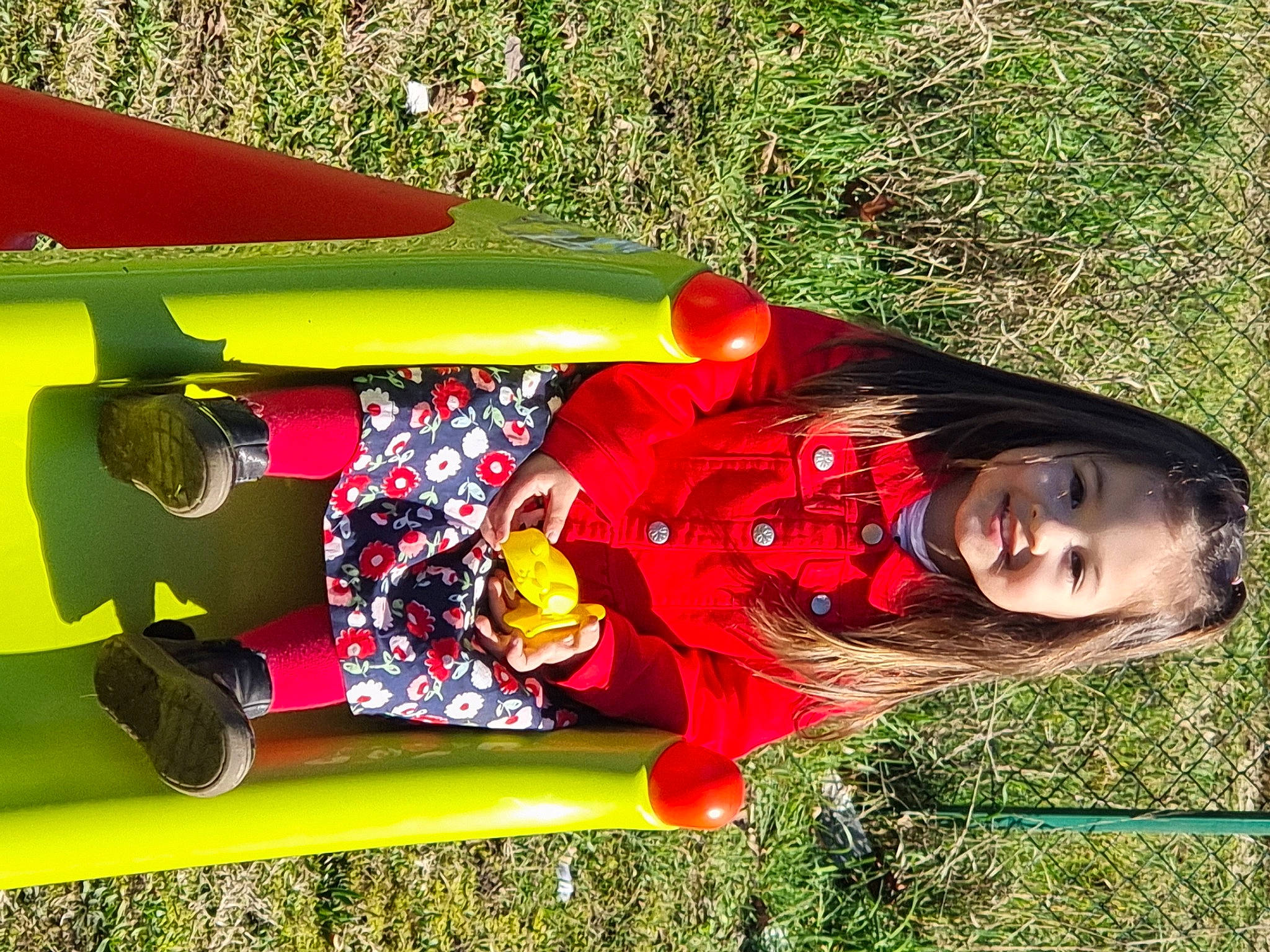 élaynna participe au concours pour gagner de l'argent avec cette photo : automotive_exterior, fun, grass, happy, joy, landscape, leisure, longboard, magenta, people_in_nature, person, plant, recreation, skateboard, skateboarding_equipment, sports_equipment, surfboard, tints_and_shades, toy, tree