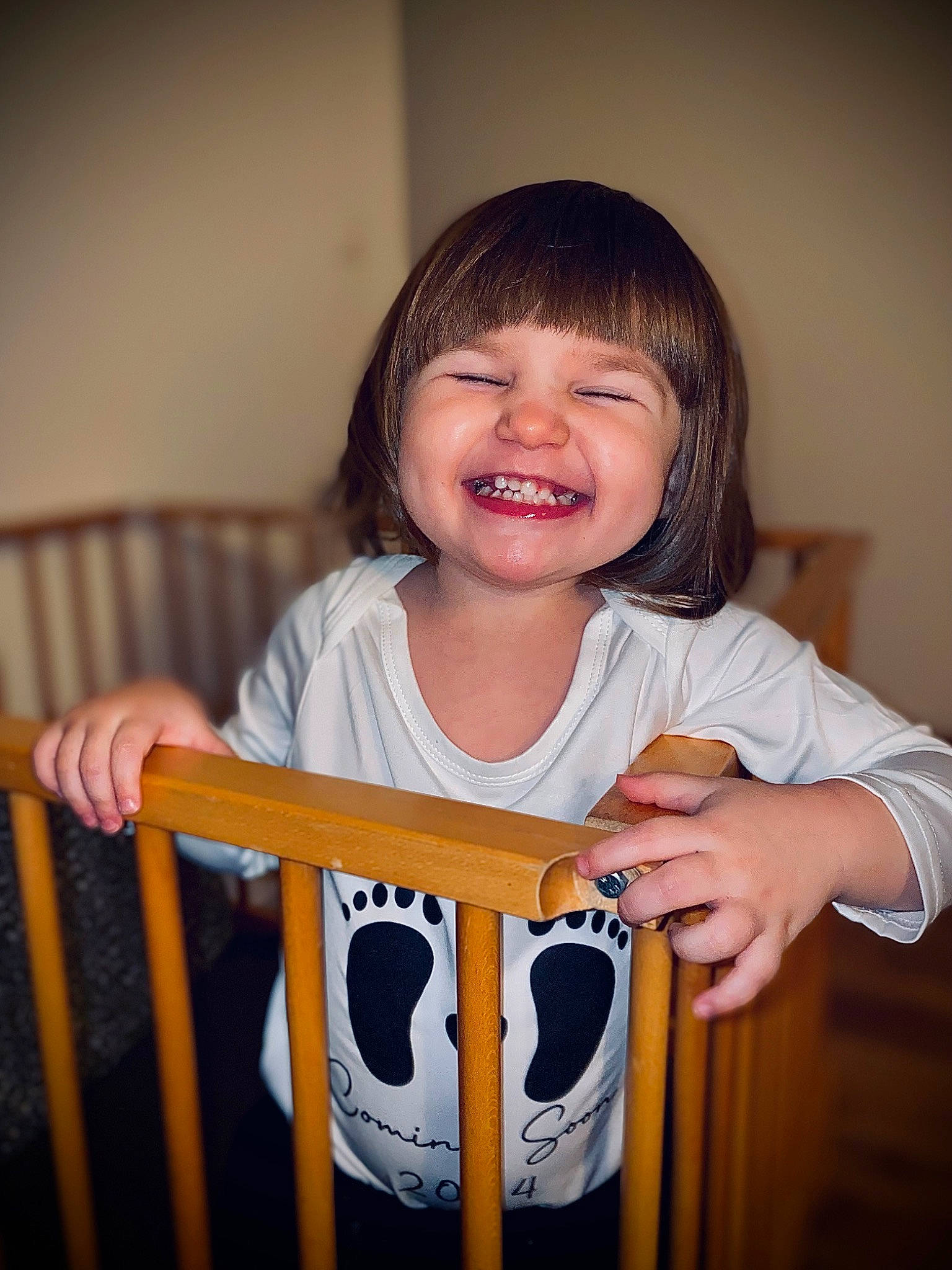 Angelina participe au concours pour gagner de l'argent avec cette photo : baby_safety, baby_toddler_clothing, cheek, child, comfort, cradle, elbow, eye, fun, gesture, happy, joy, pattern, person, play, sitting, sleeve, smile, t_shirt, thumb