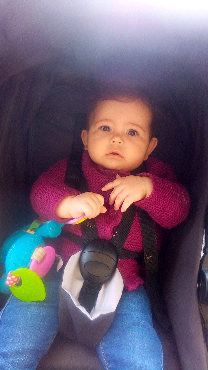 Lyanna a rejoint le concours — aidez-le/la à gagner de superbes lots ! baby, baby_toys, beauty, cheek, child, eye, face, fun, head, iris, lip, mouth, nose, person, photography, pink, play, product, skin, smile