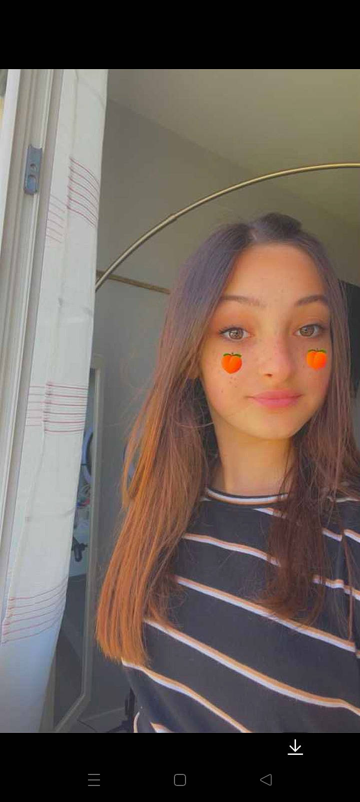 Emma participe au concours pour gagner de l'argent avec cette photo : art, black_hair, chin, doll, eyebrow, eyelash, eyewear, fashion_design, forehead, iris, jaw, layered_hair, lip, lipstick, mannequin, mouth, nose, person, street_fashion, toy