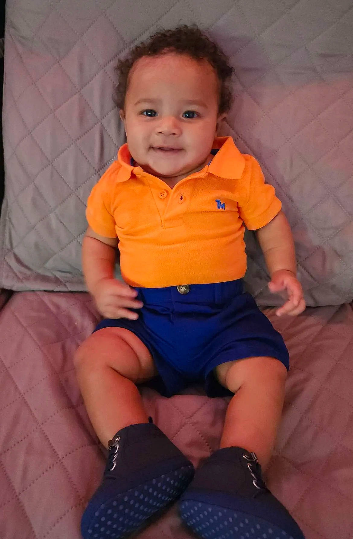 Armani is registered to the contest to win money with this photo: baby_toddler_clothing, clothing, flash_photography, fun, happy, head, human, human_body, iris, joy, knee, leg, lip, person, pink, shorts, skin, sleeve, smile, t_shirt