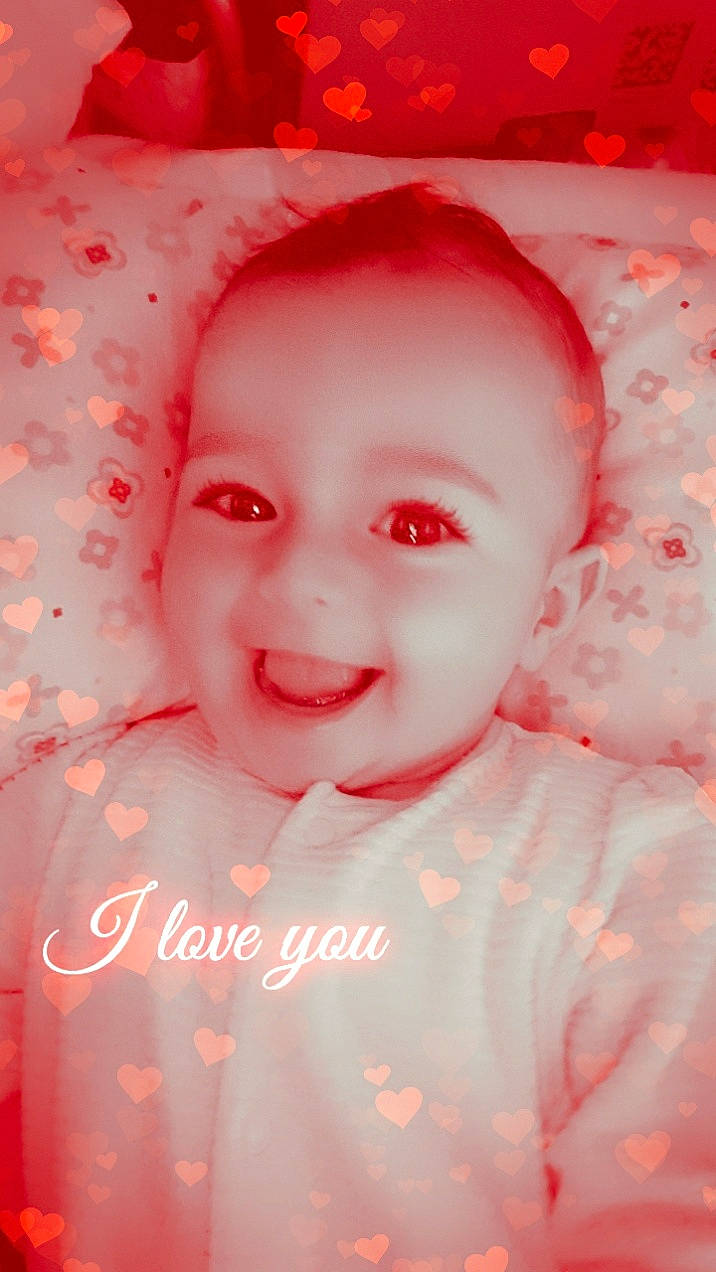 Amel participe au concours pour gagner de l'argent avec cette photo : baby, cheek, child, chin, eye, eyebrow, eyelash, flash_photography, forehead, happy, iris, lip, magenta, mouth, nose, person, pink, skin, smile, textile