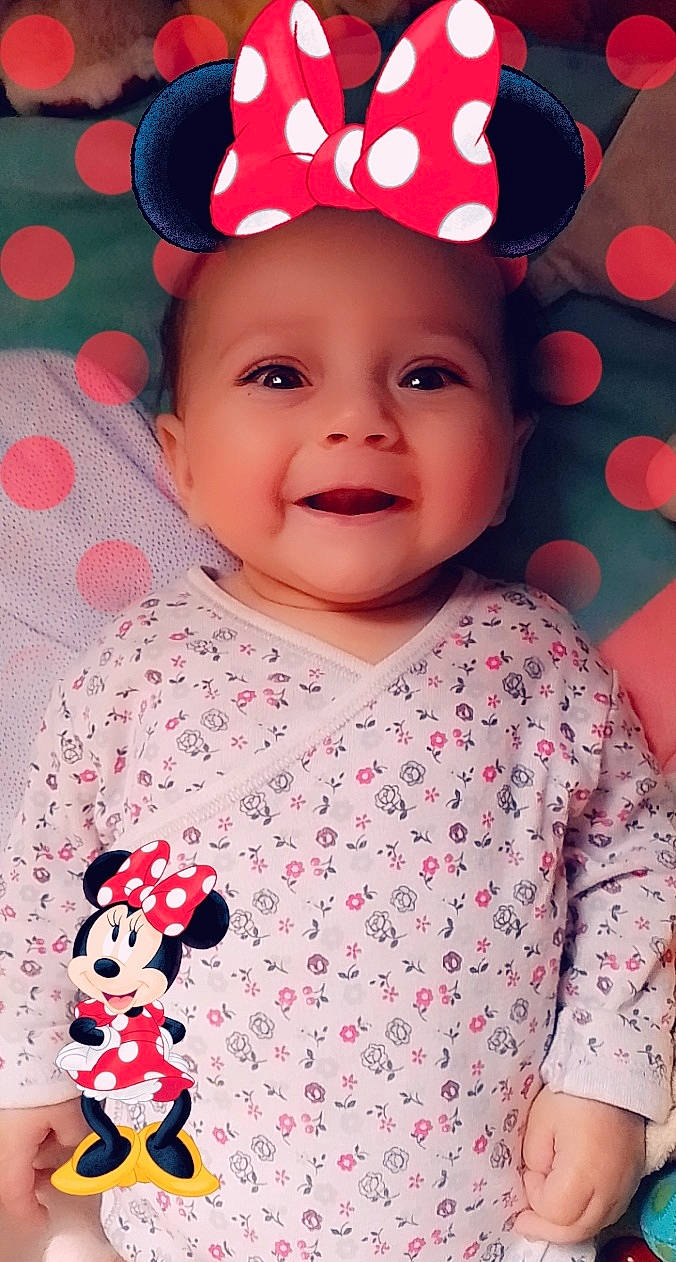 Lola a rejoint le concours — aidez-le/la à gagner de superbes lots ! baby, baby_toddler_clothing, cheek, child, design, ear, headgear, headwear, joy, lip, pattern, person, pink, smile, textile, toddler