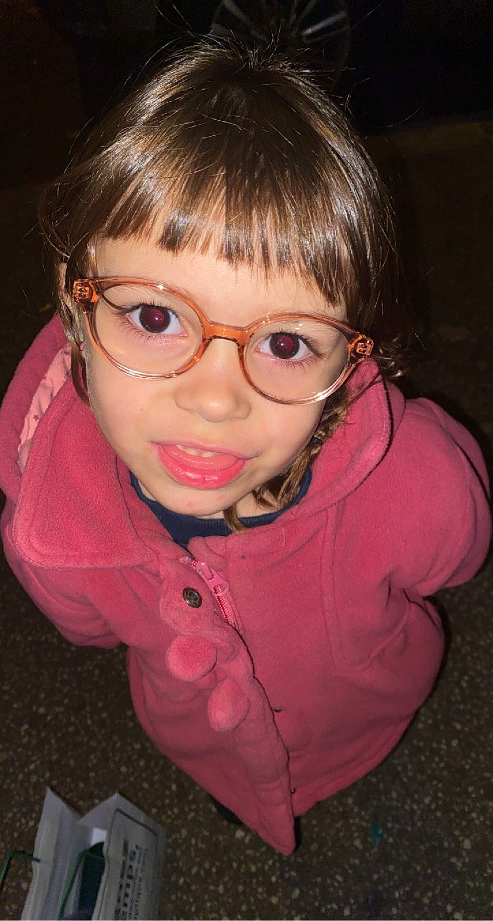 Talya a rejoint le concours — aidez-le/la à gagner de superbes lots ! baby_toddler_clothing, cheek, curious, ear, eyebrow, eyelash, eyewear, flash_photography, fun, happy, iris, jaw, lip, mouth, nose, person, pink, skin, sleeve, toddler