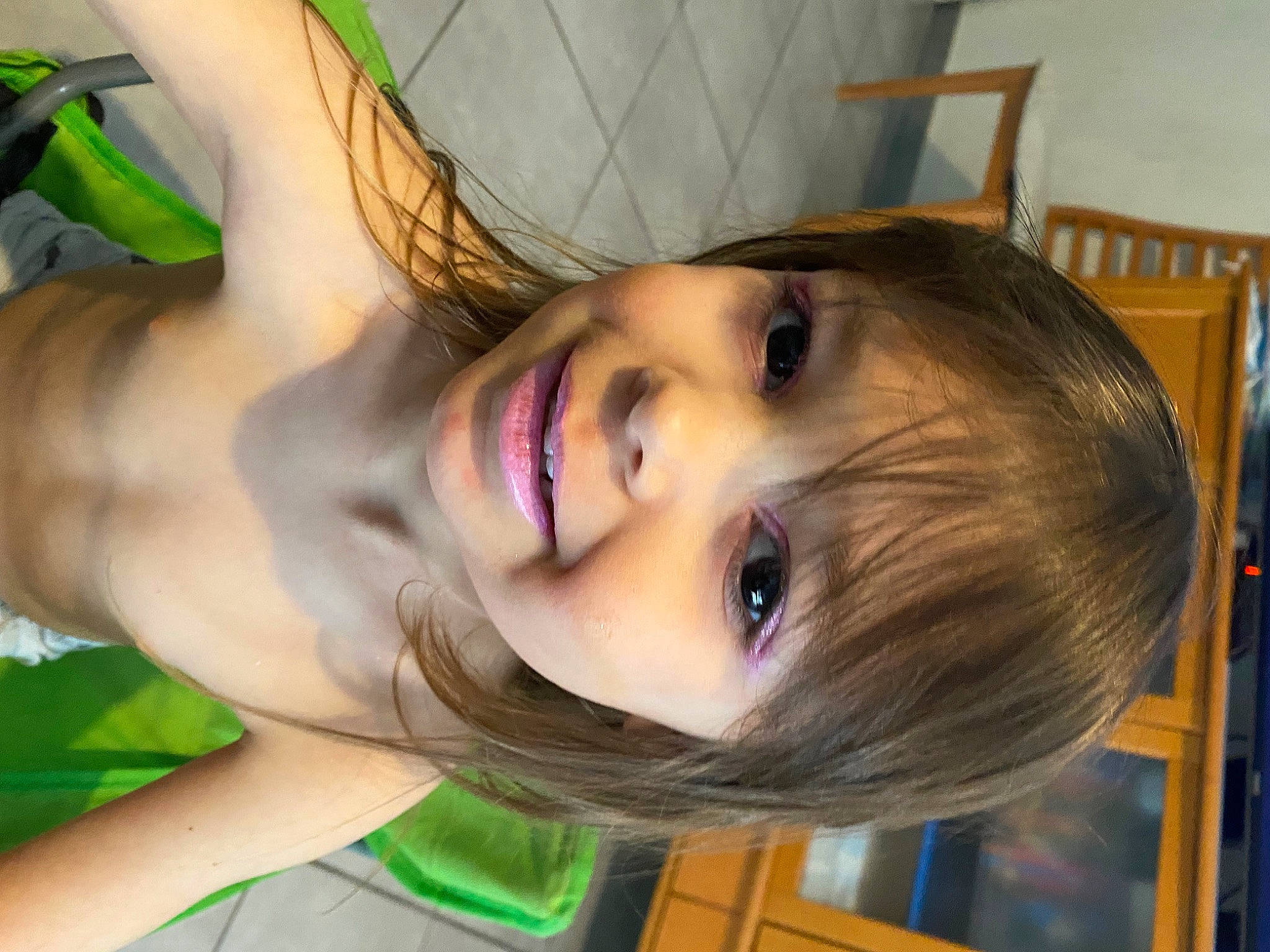 Talya participe au concours pour gagner de l'argent avec cette photo : cheek, chin, eye, eyebrow, eyelash, facial_expression, forehead, fun, green, happy, head, jaw, joy, lip, mammal, mouth, nose, person, skin, smile