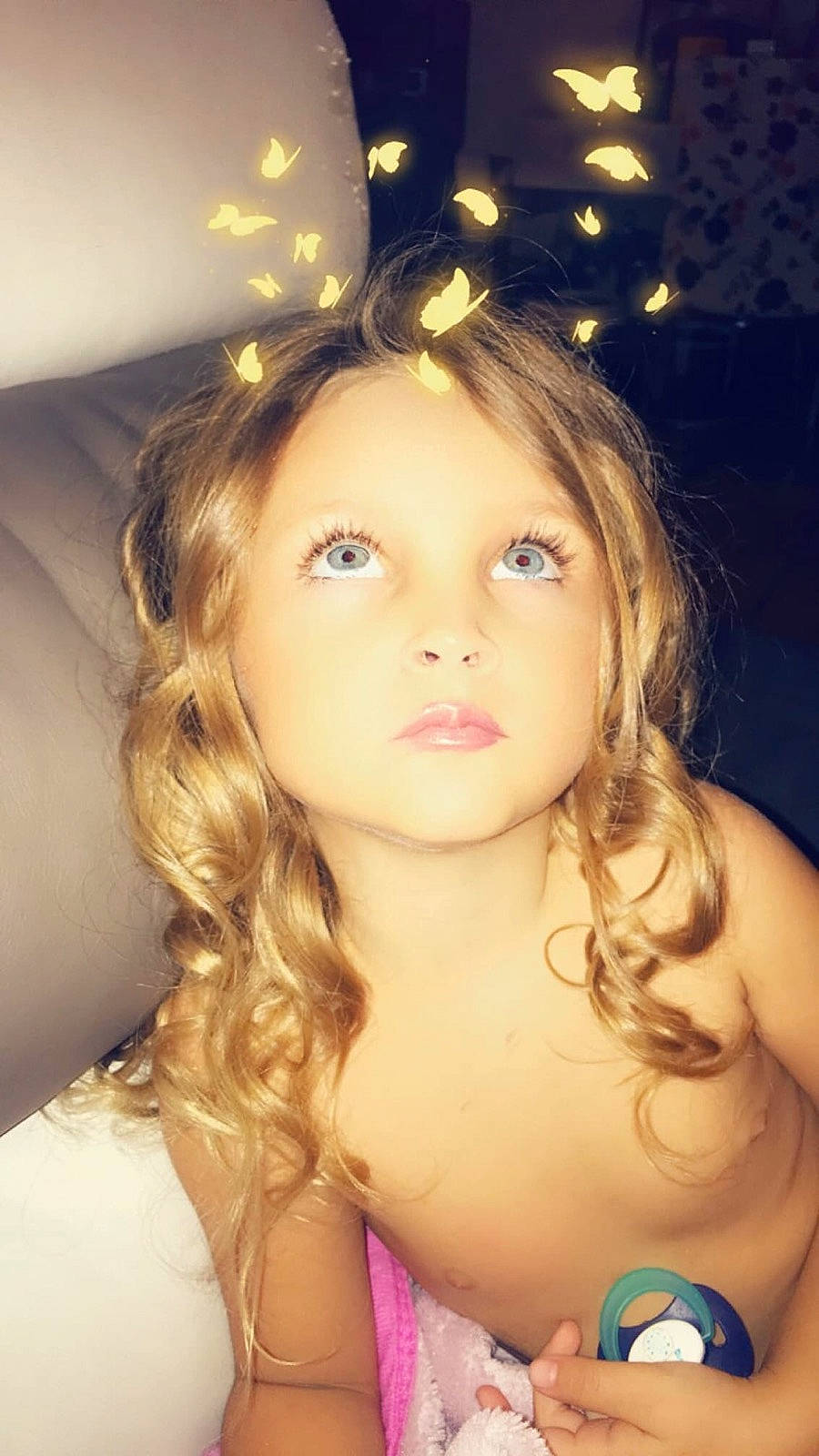 Emmanuella participe au concours pour gagner de l'argent avec cette photo : beauty, blond, brown_hair, cheek, child, child_model, chin, eye, eyebrow, face, forehead, hair, hair_coloring, hairstyle, head, iris, lip, long_hair, nose, person