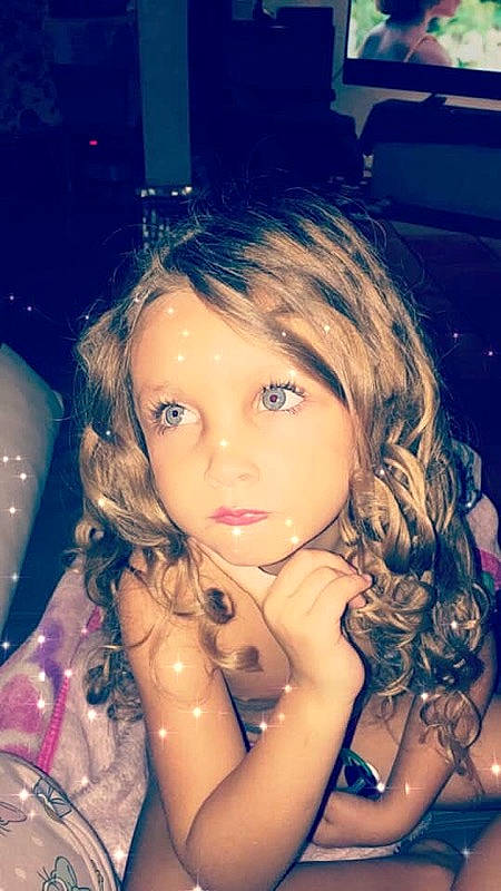 Emmanuella participe au concours pour gagner de l'argent avec cette photo : beauty, black_hair, blond, brown_hair, chin, cool, eye, eyebrow, face, forehead, fun, hair, hairstyle, lady, lip, long_hair, mouth, nose, person, photography