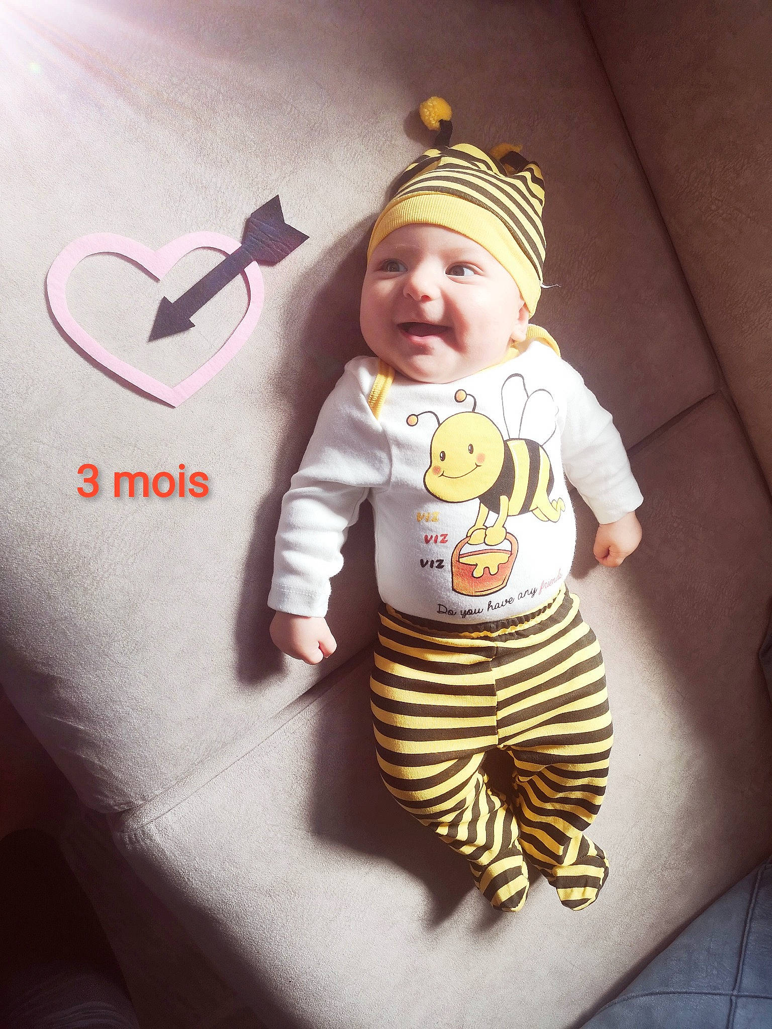 Maysa-nur a rejoint le concours — aidez-le/la à gagner de superbes lots ! baby, baby_toddler_clothing, cap, child, cool, costume_hat, font, happy, hat, headwear, linens, outerwear, pattern, person, pink, product, room, sleeve, smile, t_shirt