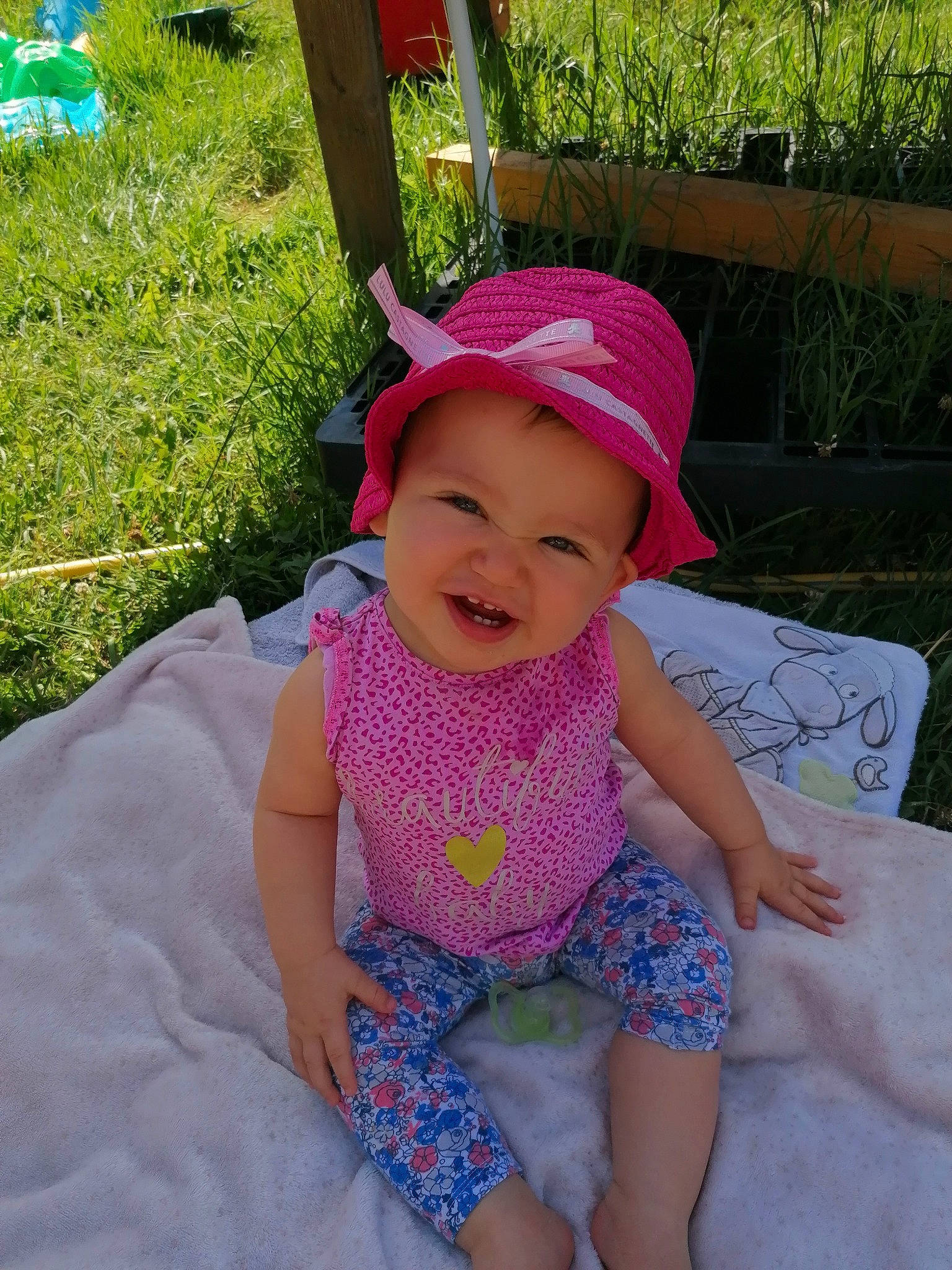 Alyanna a rejoint le concours — aidez-le/la à gagner de superbes lots ! baby, baby_toddler_clothing, child, headgear, person, pink, toddler