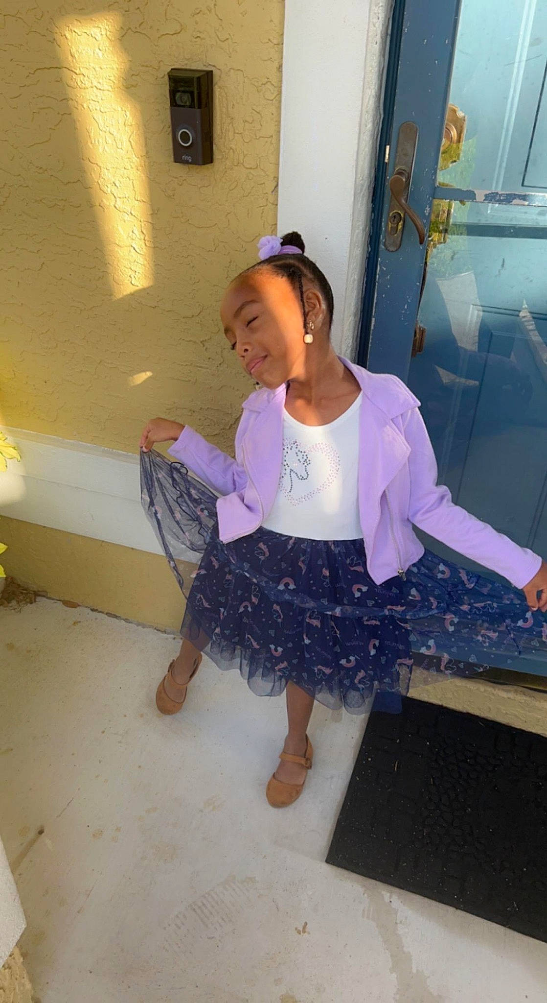 Jeveah joined the competition — help win amazing prizes! arm, barefoot, electric_blue, fashion_design, flooring, fun, happy, human_body, human_leg, joint, knee, leg, person, purple, shoulder, sleeve, standing, sunglasses, thigh, trunk