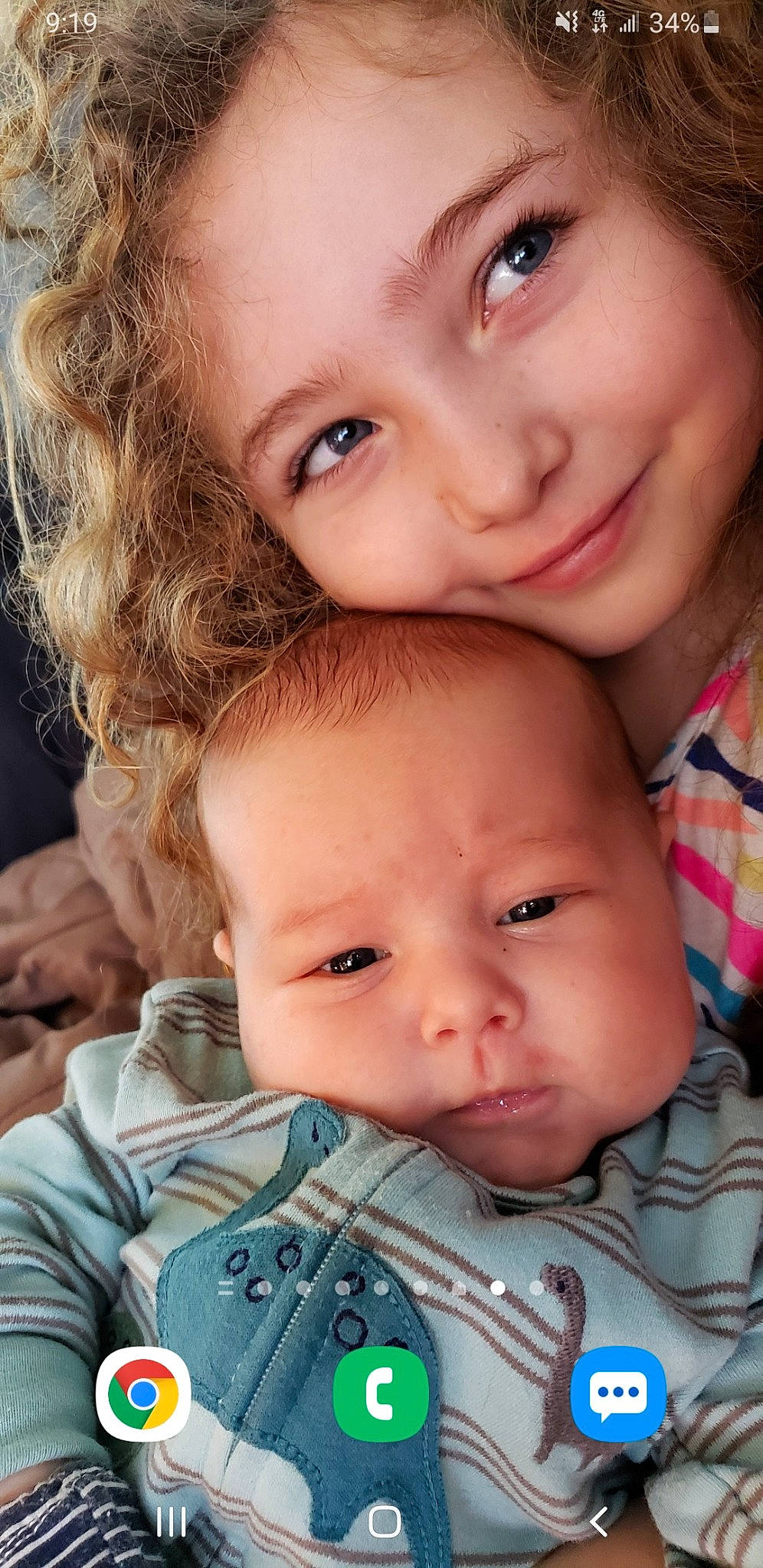 Justin is registered to the contest to win money with this photo: blue, cheek, chin, eye, eyebrow, facial_expression, forehead, gesture, green, hairstyle, happy, head, interaction, iris, joy, lip, mouth, nose, organ, person