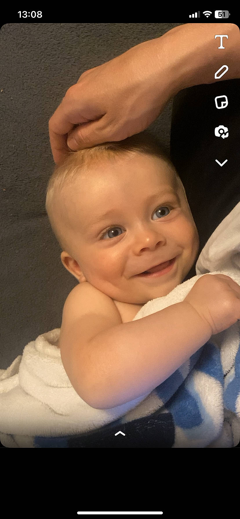 Juliann a rejoint le concours — aidez-le/la à gagner de superbes lots ! baby, cheek, chin, eye, eyebrow, eyelash, face, finger, flash_photography, gesture, happy, head, iris, joy, lip, mouth, nose, person, skin, smile