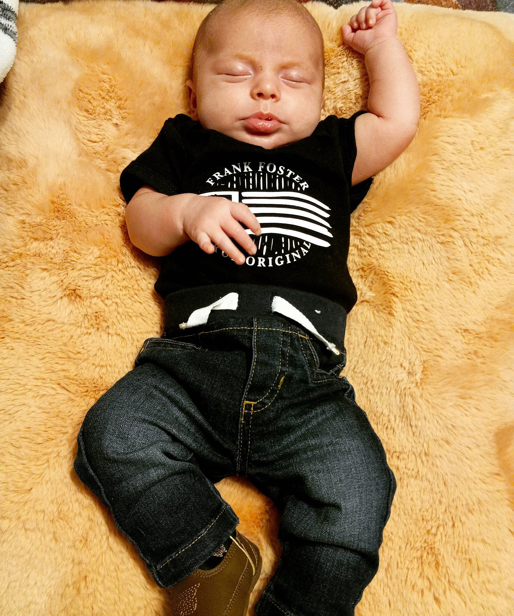 Lukas is registered to the contest to win money with this photo: abdomen, arm, baby, baby_toddler_clothing, cool, elbow, eye, face, flash_photography, happy, head, jeans, leg, neck, person, skin, sleeve, stomach, t_shirt, thigh
