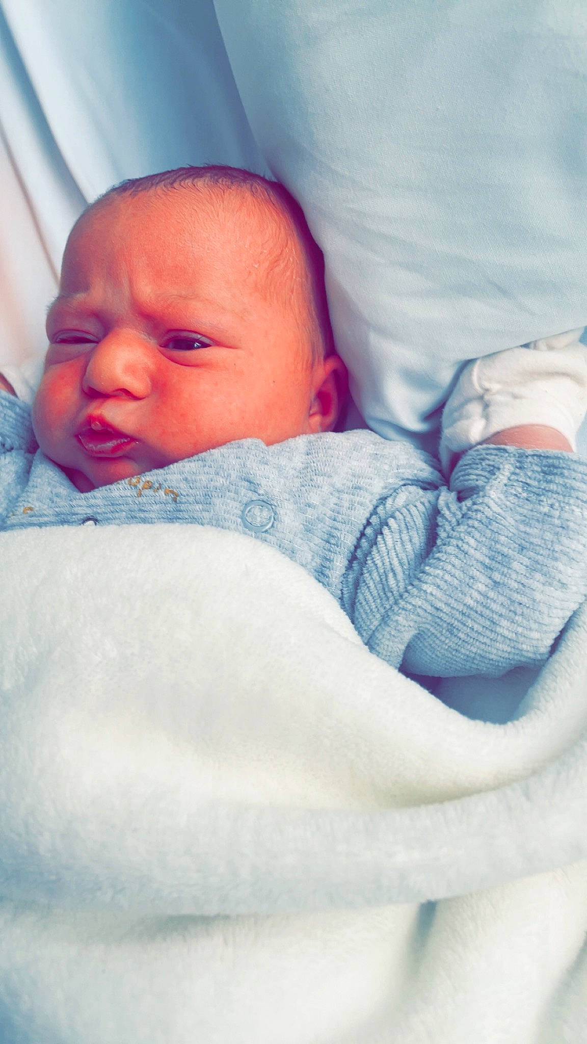 Milana participe au concours pour gagner de l'argent avec cette photo : azure, baby, baby_sleeping, bedding, bedtime, cheek, child, comfort, eye, eyebrow, face, gesture, head, linens, mouth, neck, nose, person, skin, textile