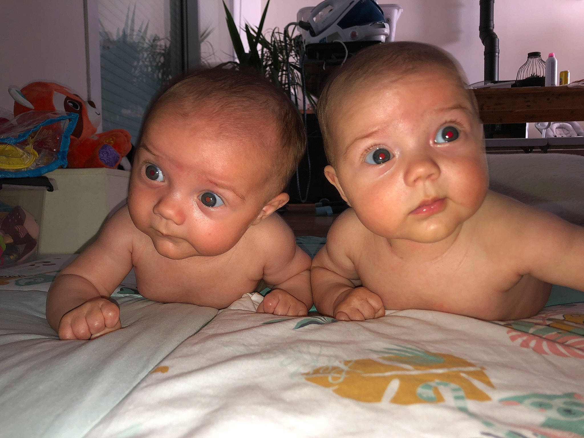 Romane Et Capucine participe au concours pour gagner de l'argent avec cette photo : baby, cheek, chest, chin, comfort, ear, eye, eyebrow, eyelash, facial_expression, finger, flooring, fun, happy, iris, mouth, nose, person, skin, thumb