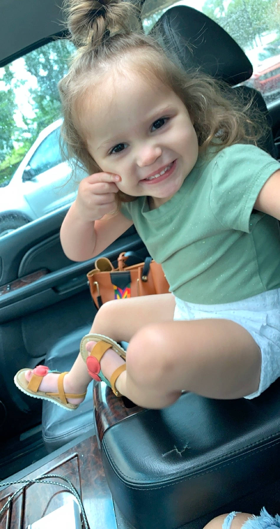 Hermione is registered to the contest to win money with this photo: auto_part, automotive_exterior, automotive_window_part, baby, car, car_seat, child, family_car, finger, joy, person, seat_belt, sitting, smile, toddler, vehicle, vehicle_door