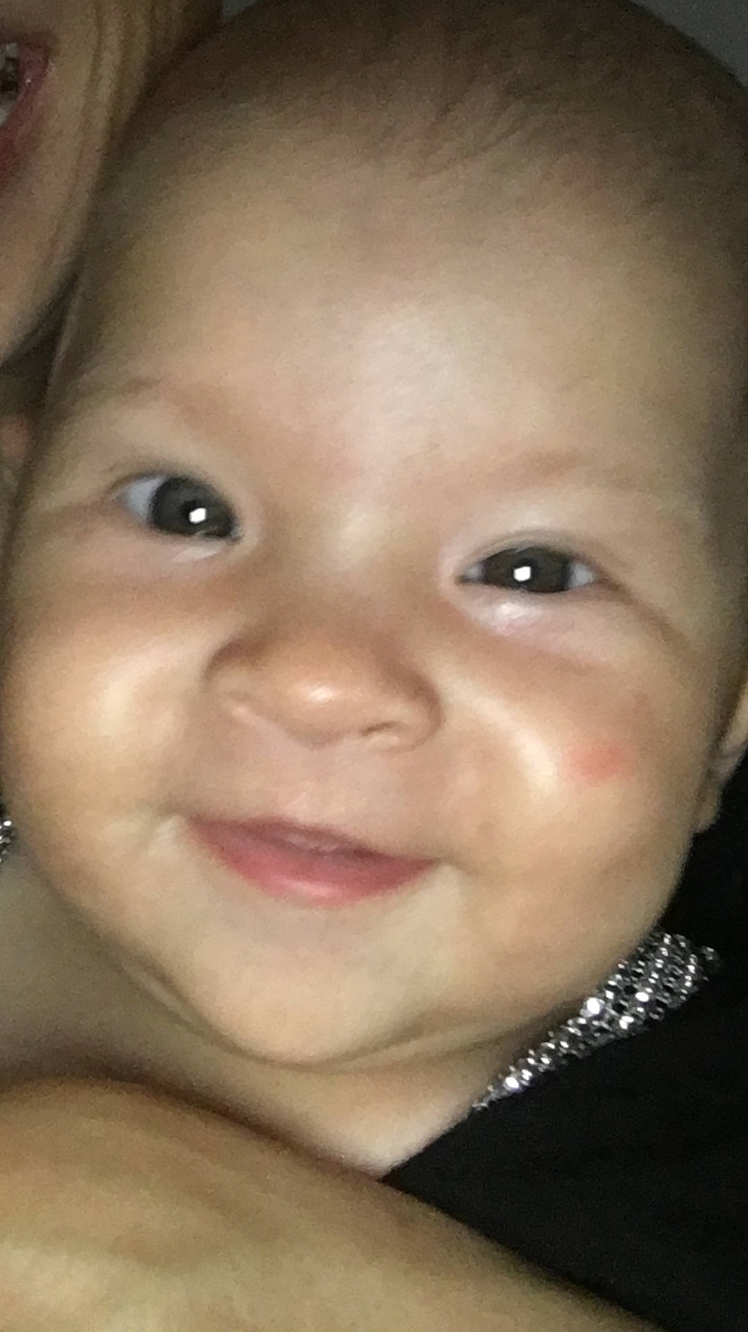 Emna a rejoint le concours — aidez-le/la à gagner de superbes lots ! cheek, child, chin, close_up, ear, eye, eyebrow, face, forehead, head, infant, jaw, lip, mouth, nose, person, selfie, skin, smile, toddler