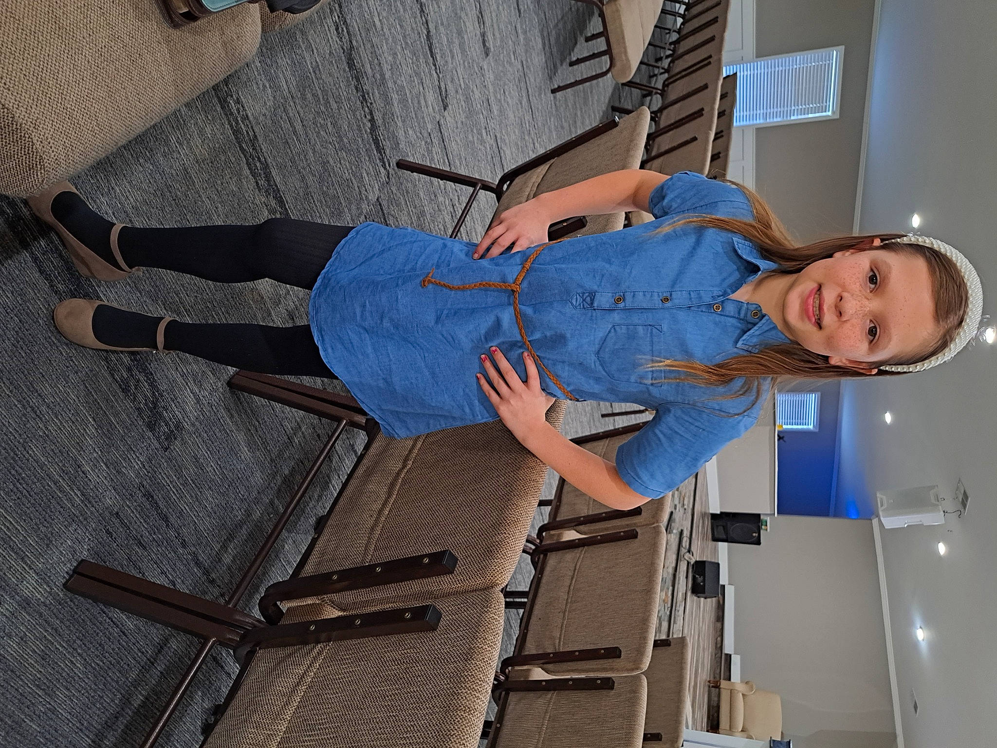 Brentley is registered to the contest to win money with this photo: elbow, electric_blue, engineering, human_leg, joy, knee, person, smile, thigh, walking_shoe, wrist