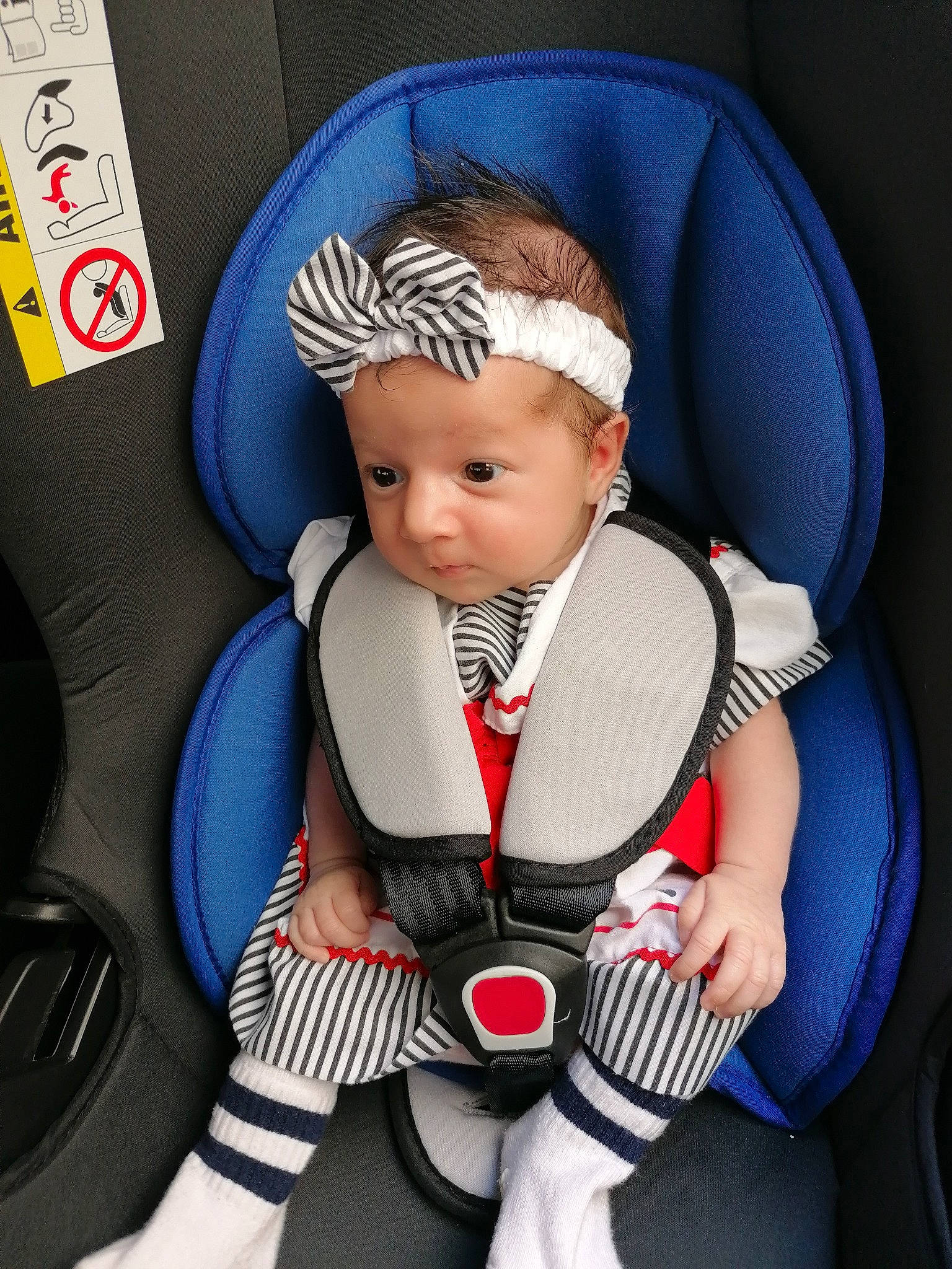 Manaé a rejoint le concours — aidez-le/la à gagner de superbes lots ! baby, car_seat, child, headwear, person, toddler