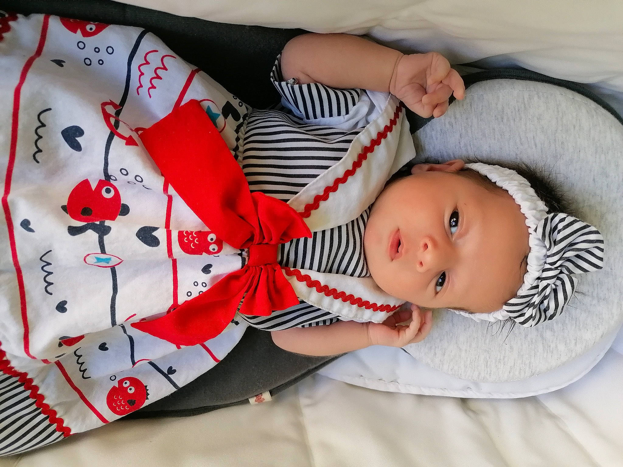 Manaé a rejoint le concours — aidez-le/la à gagner de superbes lots ! baby, baby_products, baby_sleeping, baby_toddler_clothing, child, headwear, person, product, toddler