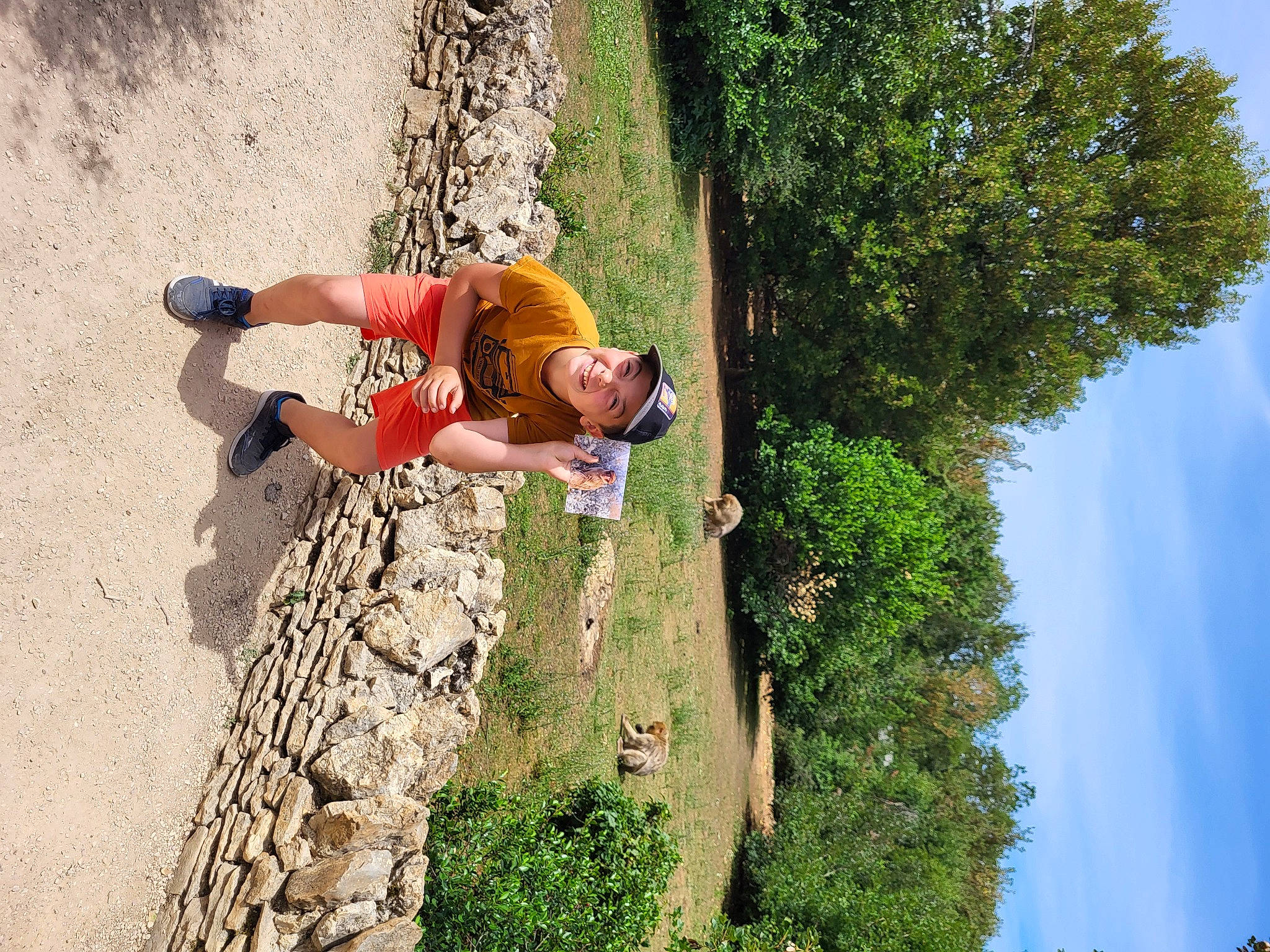 Erwan a rejoint le concours — aidez-le/la à gagner de superbes lots ! adaptation, adventure, cloud, extreme_sport, fun, grass, headwear, human_leg, joy, landscape, leisure, people_in_nature, person, plant, recreation, rock, shadow, sky, soil, sport_climbing