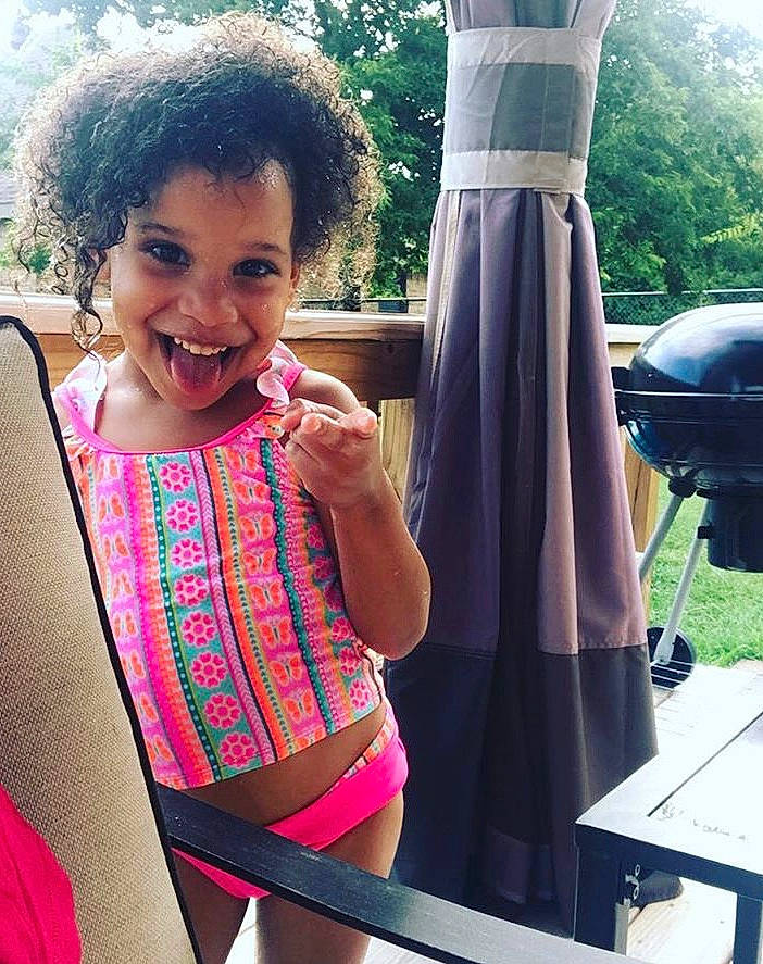 Myracle is registered to the contest to win money with this photo: abdomen, beauty, black_hair, fashion_accessory, fun, girl, hair, hairstyle, joy, long_hair, pattern, person, pink, product, shoulder, smile, summer, trunk