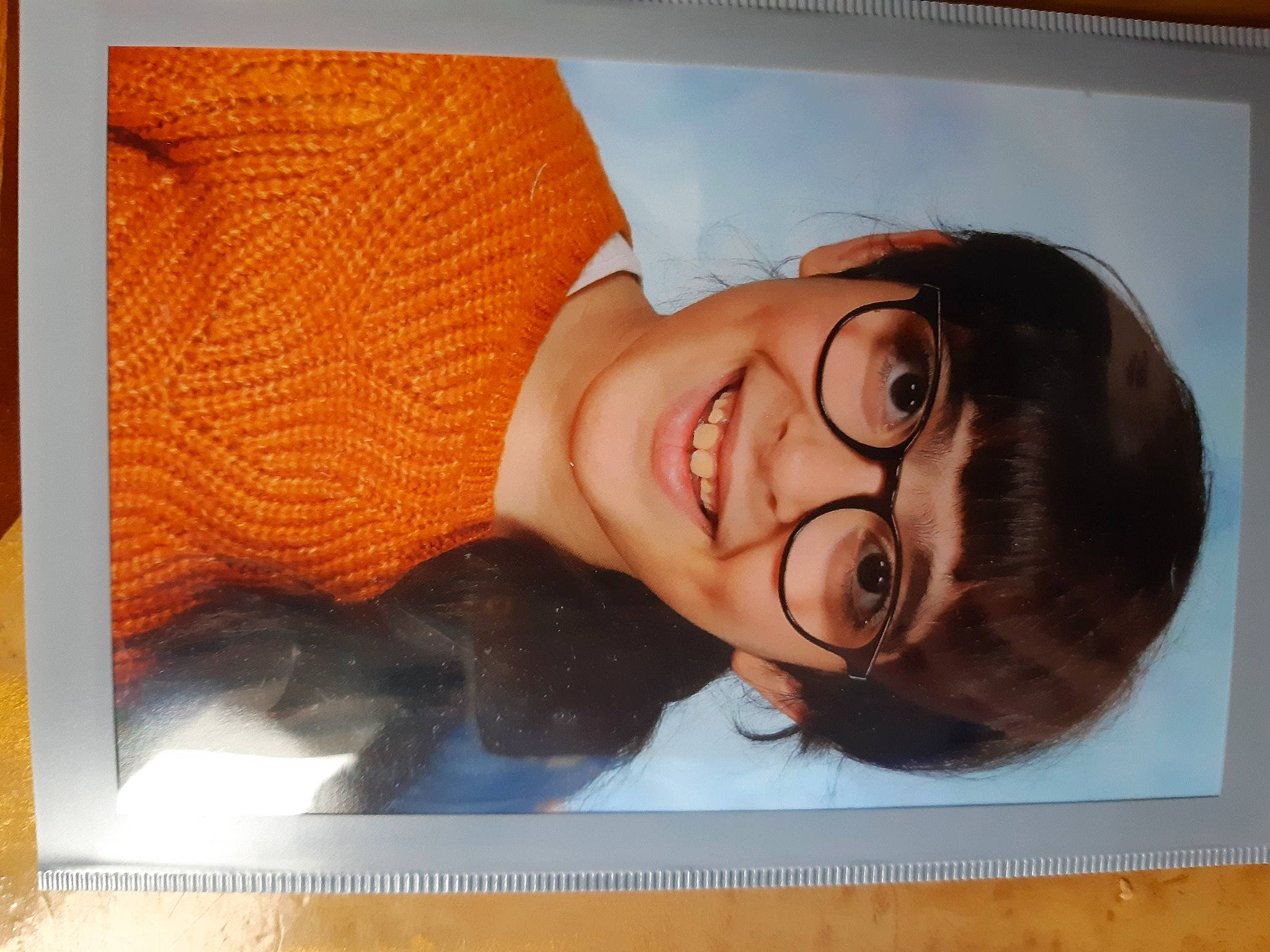 Sophia a rejoint le concours — aidez-le/la à gagner de superbes lots ! cheek, cool, eyebrow, eyewear, facial_expression, forehead, glasses, happy, jaw, joy, laugh, lip, orange, person, photography, portrait_photography, rectangle, smile, tooth, vision_care