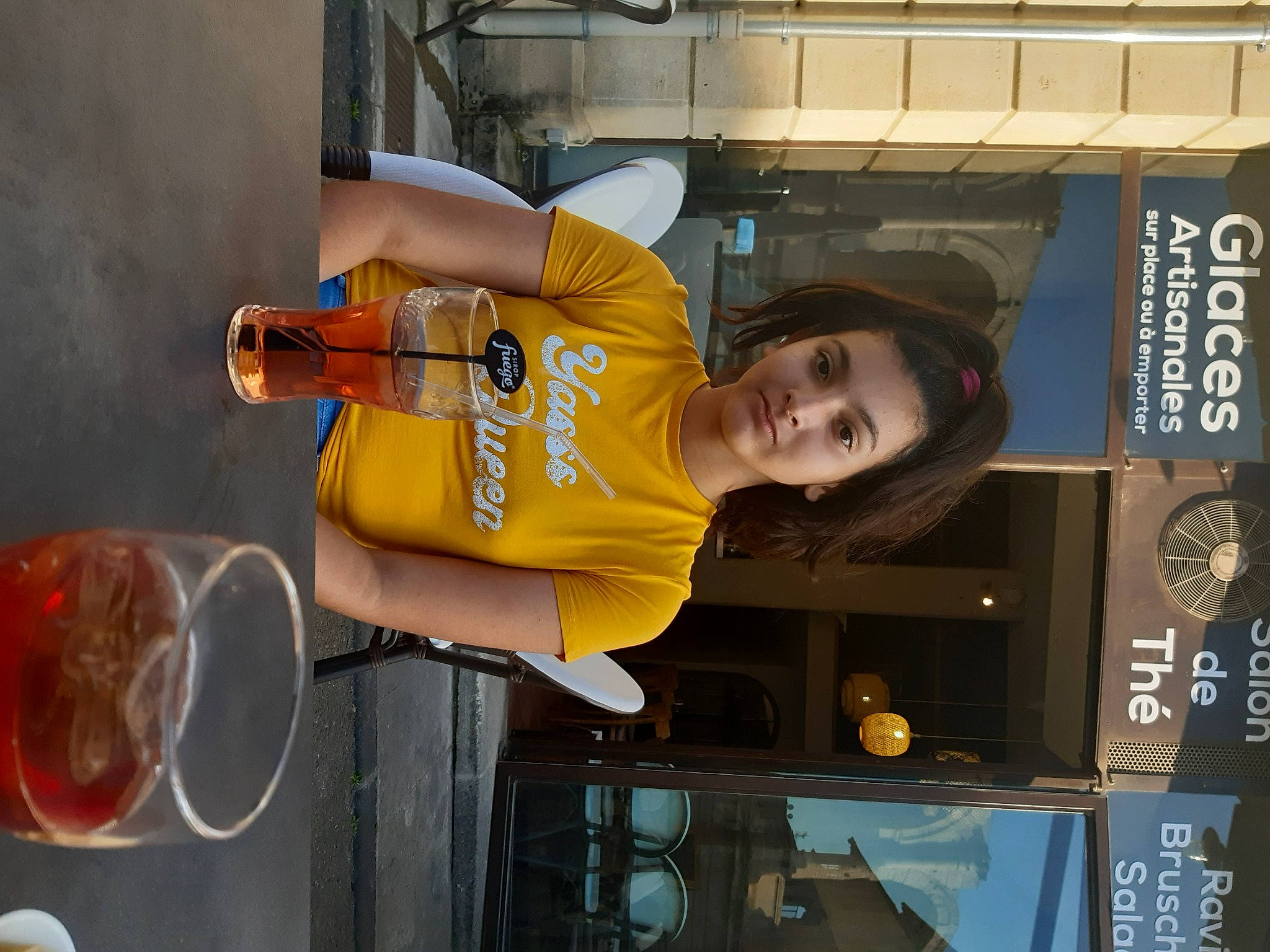 Sennia participe au concours pour gagner de l'argent avec cette photo : person