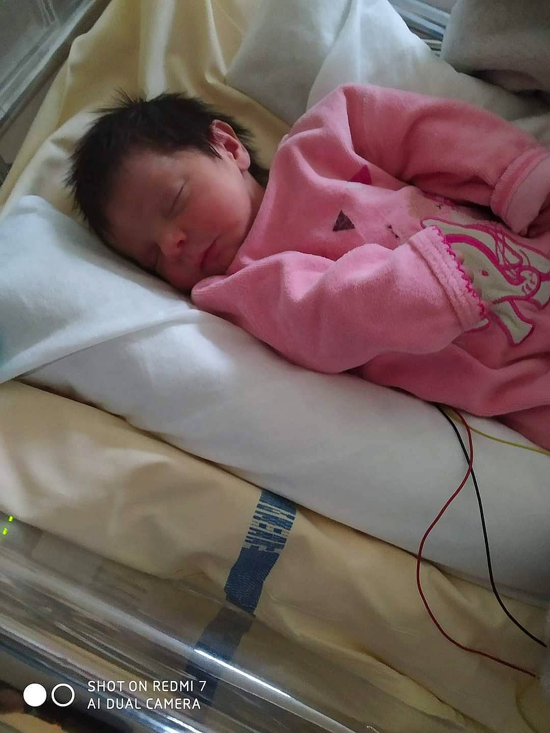 Amel a rejoint le concours — aidez-le/la à gagner de superbes lots ! baby, baby_products, baby_sleeping, baby_toddler_clothing, bedding, bedtime, birth, blanket, child, childbirth, comfort, linens, nap, nose, person, pink, sleep, toddler