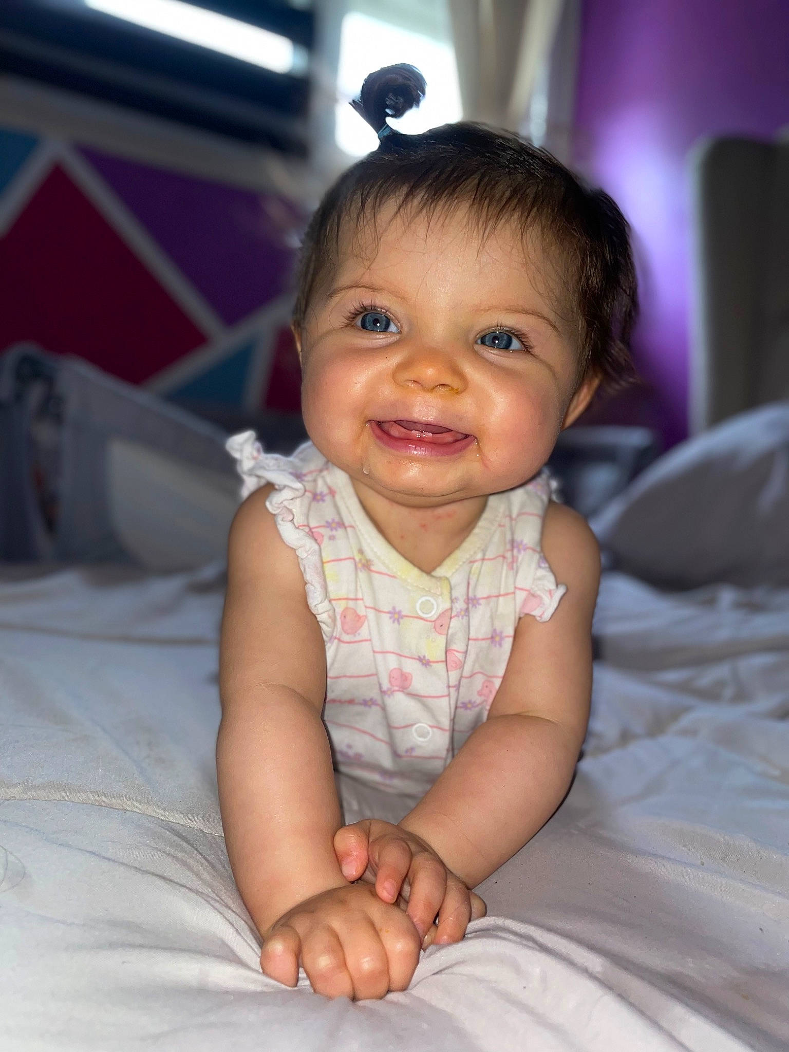 Ruby a rejoint le concours — aidez-le/la à gagner de superbes lots ! baby, baby_toddler_clothing, cheek, child, chin, comfort, dress, facial_expression, finger, flash_photography, fun, happy, iris, joy, lip, mammal, nose, person, skin, sleeve