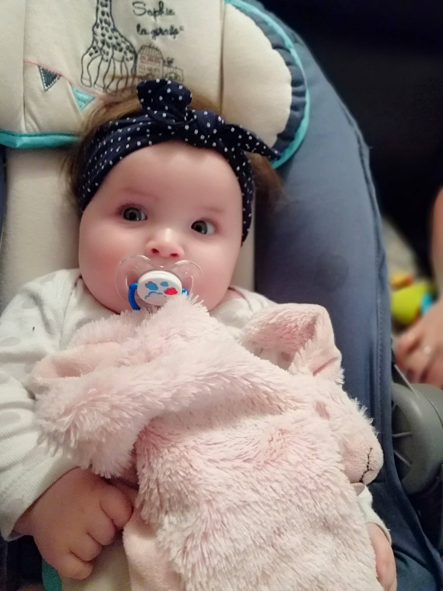 éline a rejoint le concours — aidez-le/la à gagner de superbes lots ! baby, cheek, child, happy, head, headgear, nose, person, skin, toddler